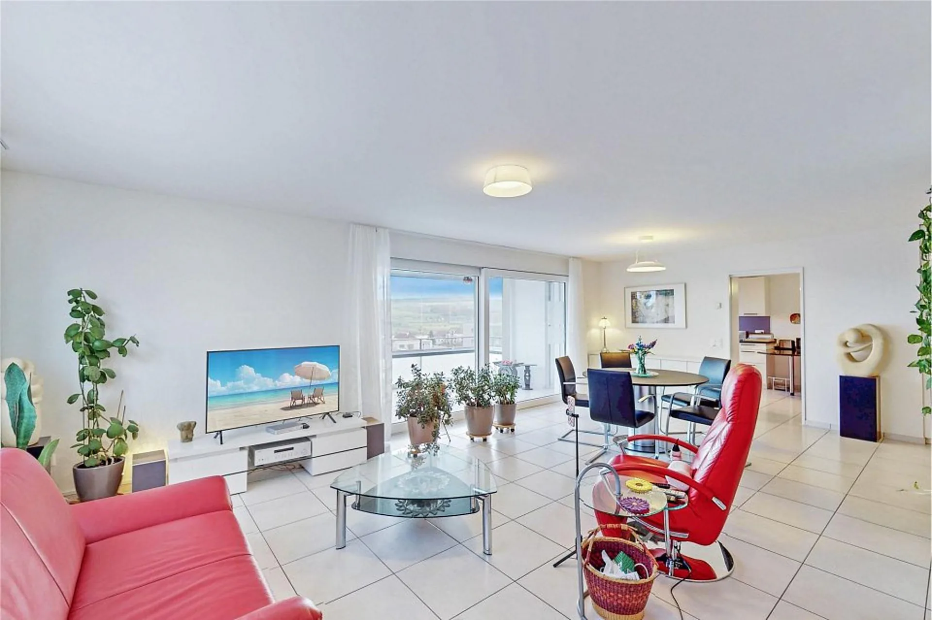 5½ Zi-Wohnung, Lift, Tiefgaragenplatz inklusive, Seesicht, verglaster Balkon, grosse Küche