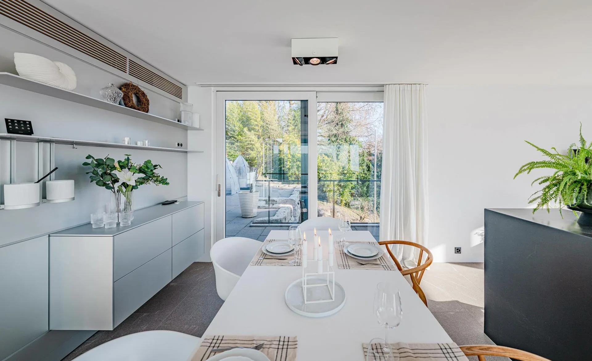 TERRACED HOUSE WITH LAKE VIEW AND 88 M² TERRACE IN HINTERKAPPELEN