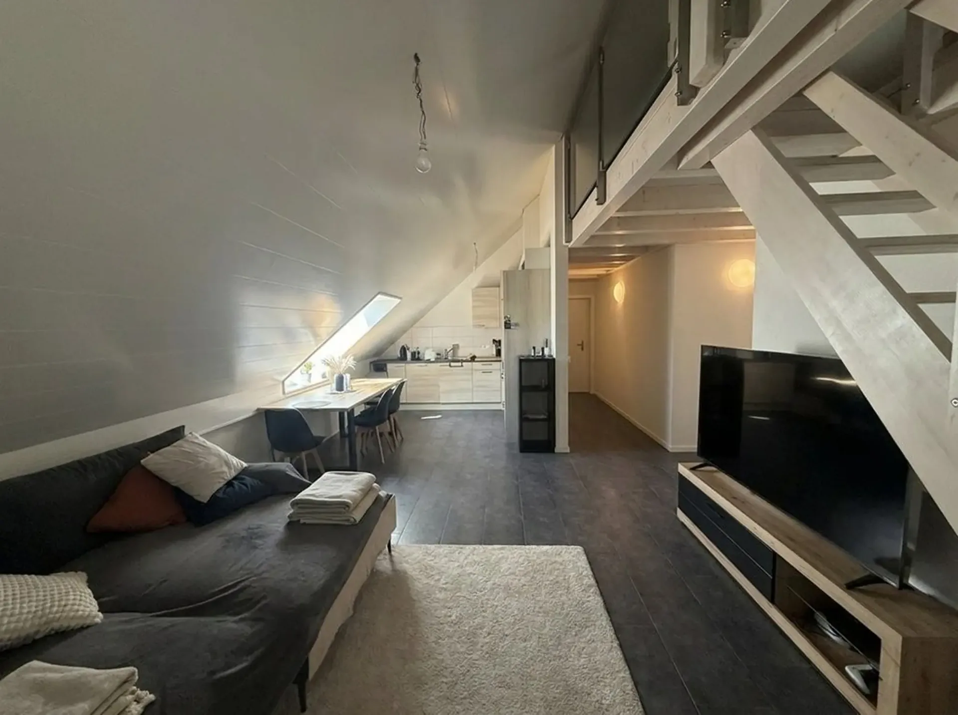 Schönes Dachgeschoß-Apartment