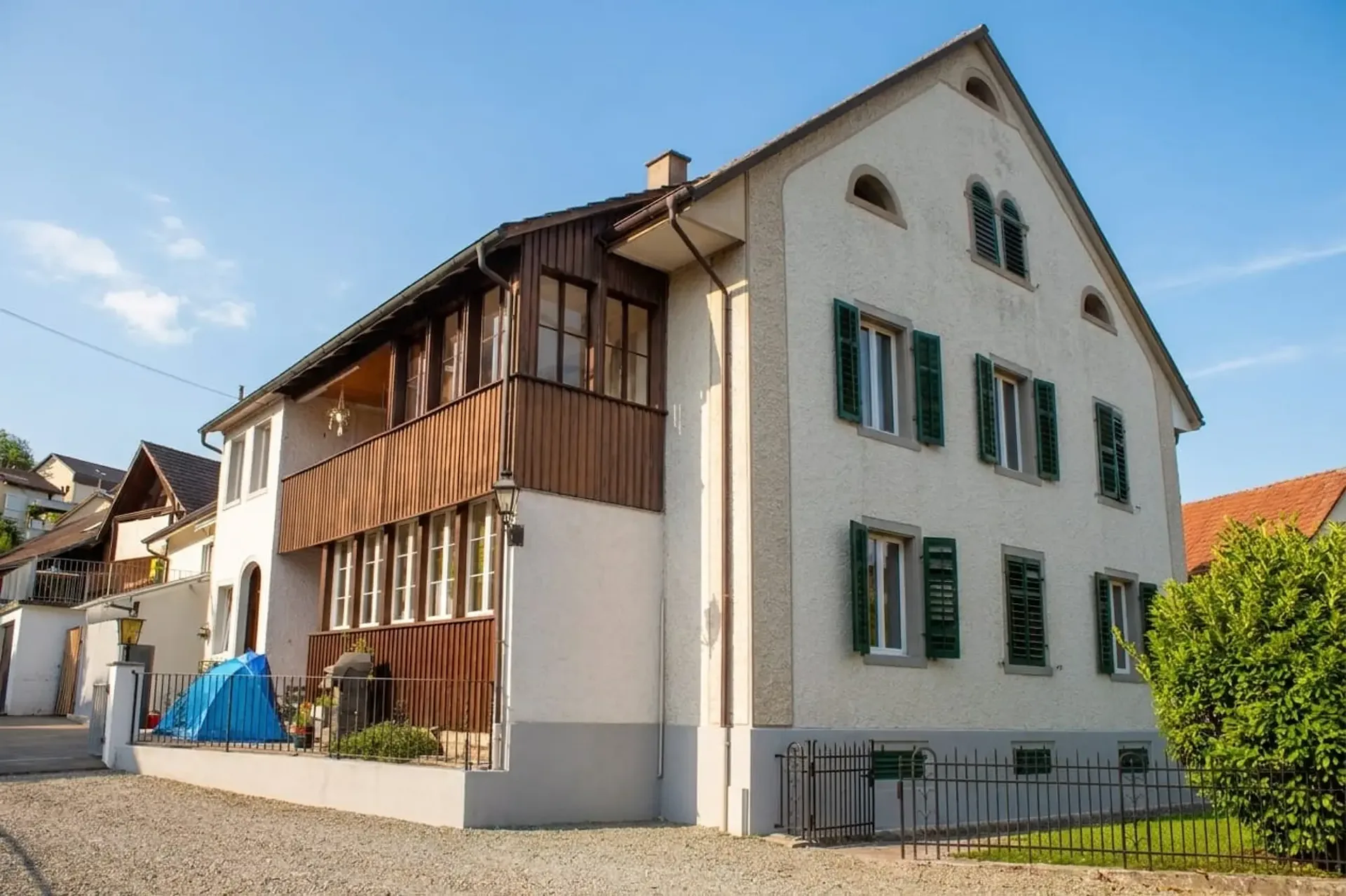 Une Maison pour les Enfants, les Parents, et les Grands-Parents
