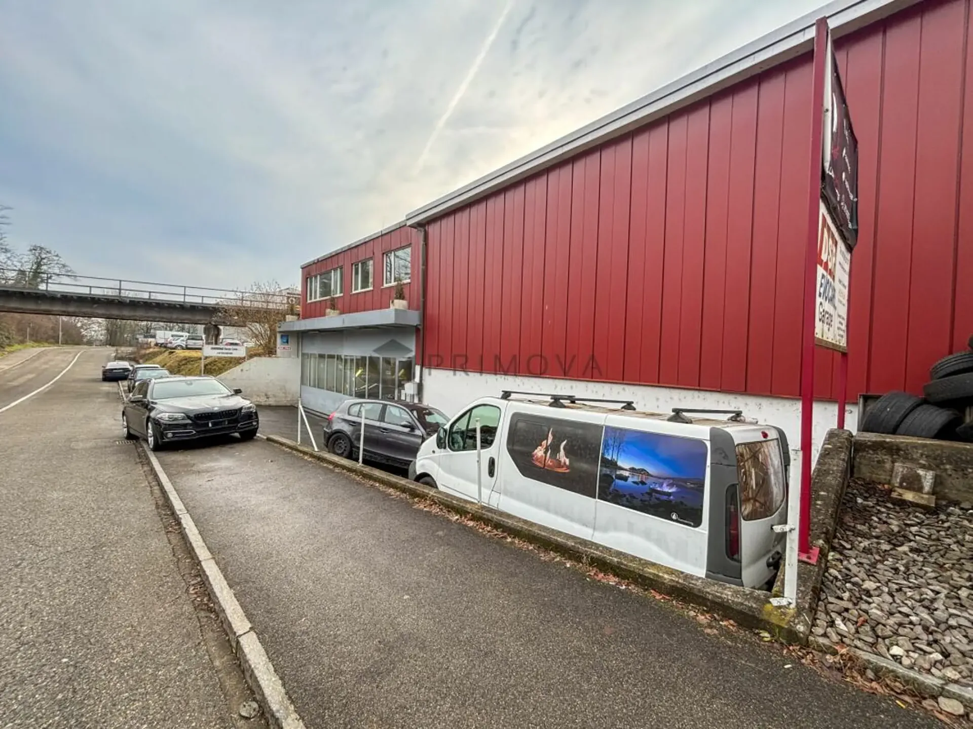 Don't miss out on this offer, car workshop with potential for own use or for rental purposes with approx. 6% return
