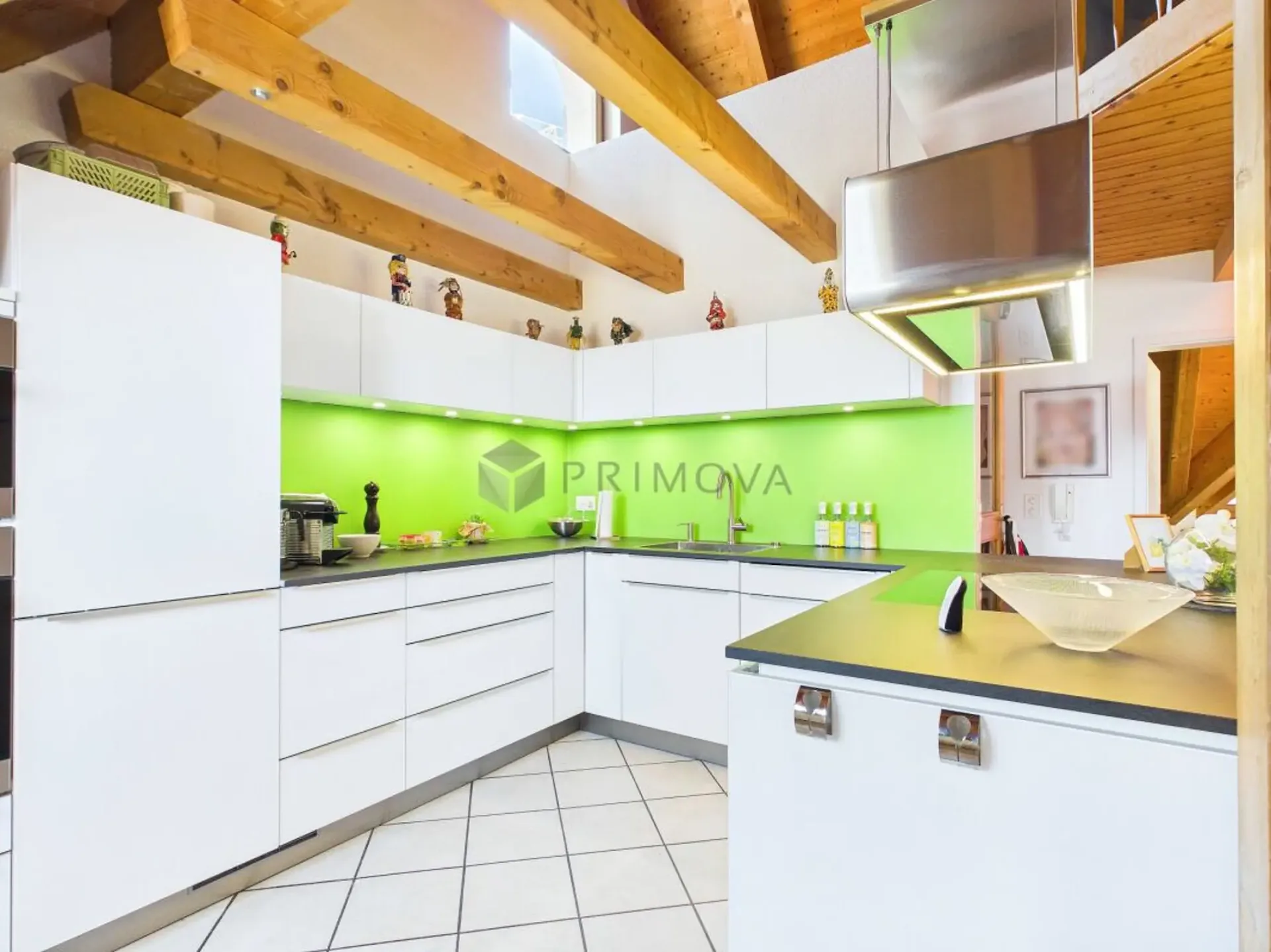 Habiter avec une vue panoramique - Appartement de toit attractif 4,5 pièces avec galerie