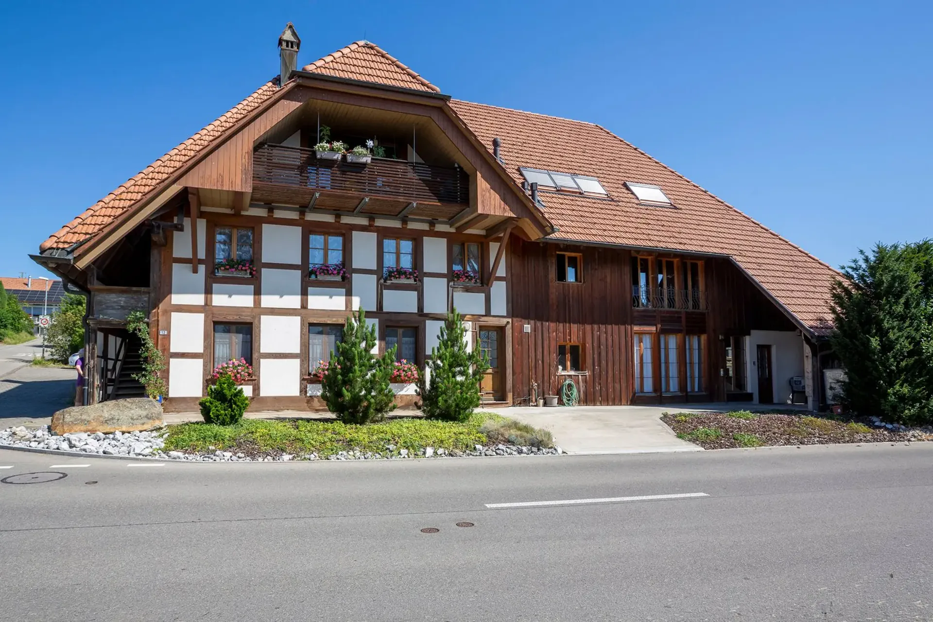 Bauernhaus mit fünf Mietwohnungen