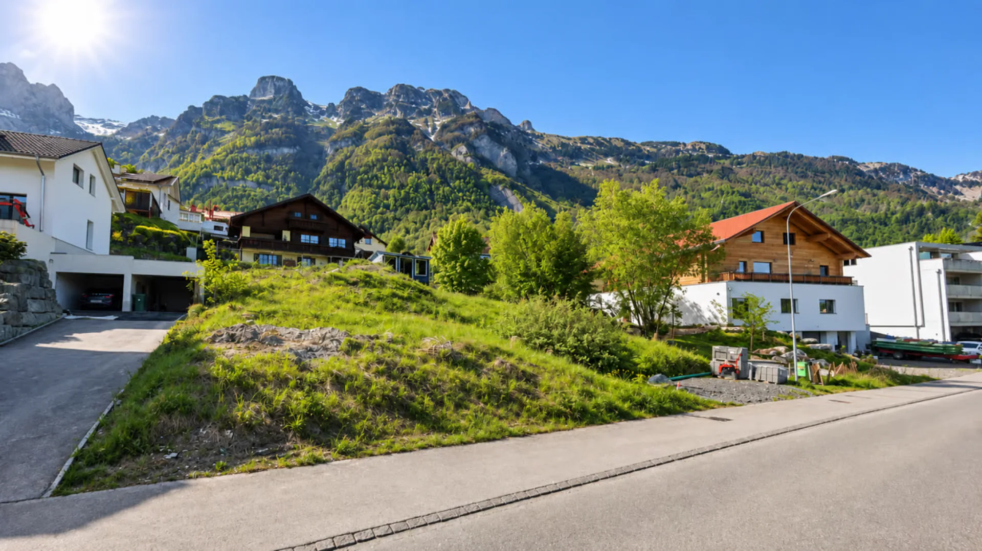 RARE OPPORTUNITY BUILDING LAND IN ATTRACTIVE RESIDENTIAL LOCATION