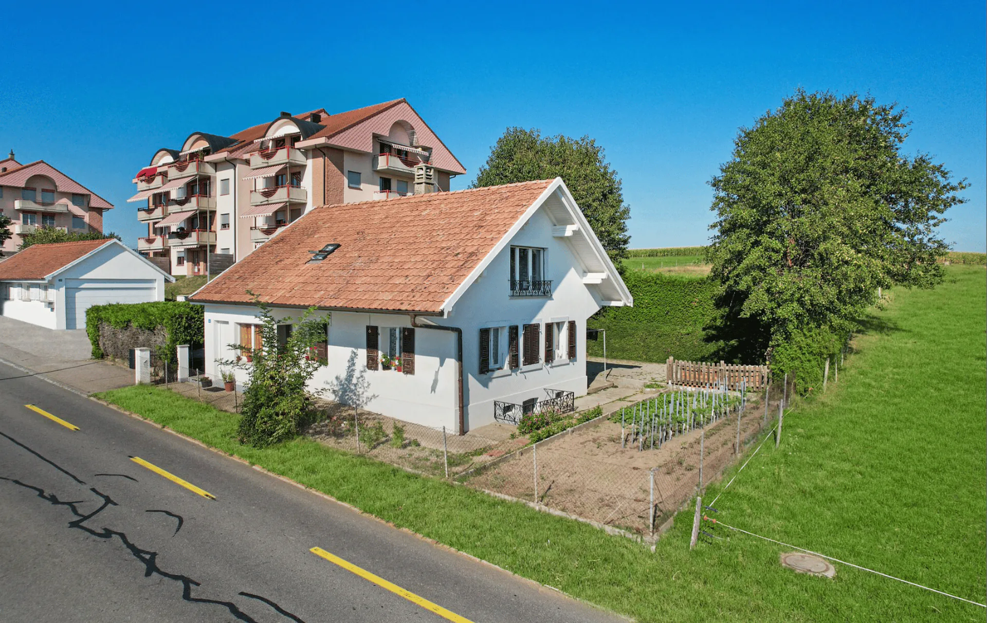 Einfamilienhaus 5.5 Zimmer mit genehmigtem Renovierungs- und Erweiterungsprojekt - Chénens