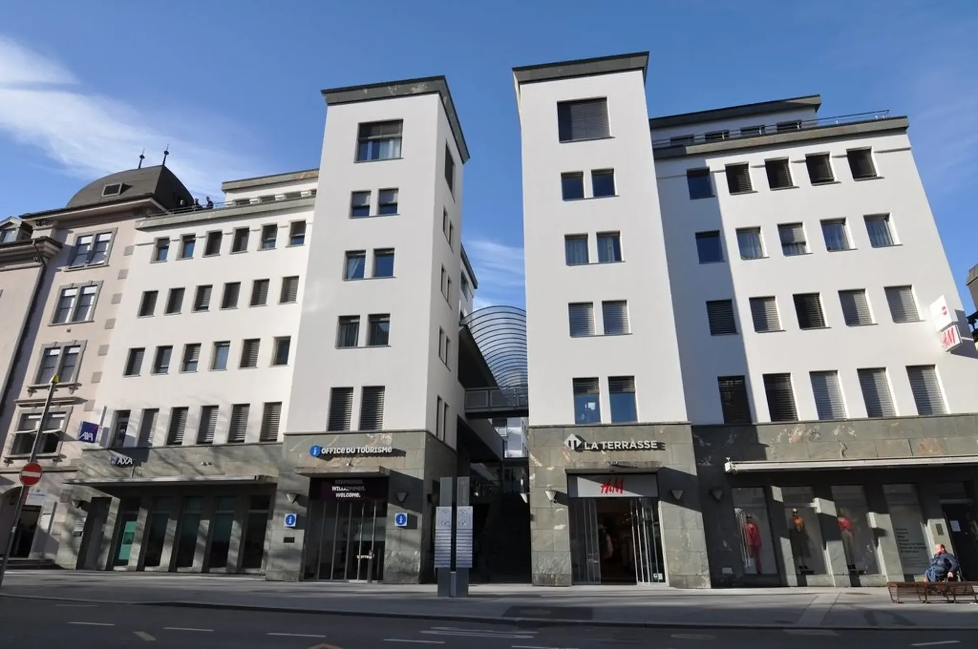 Verkaufsfläche mit Restaurant- und Barausstattung - Stadtzentrum