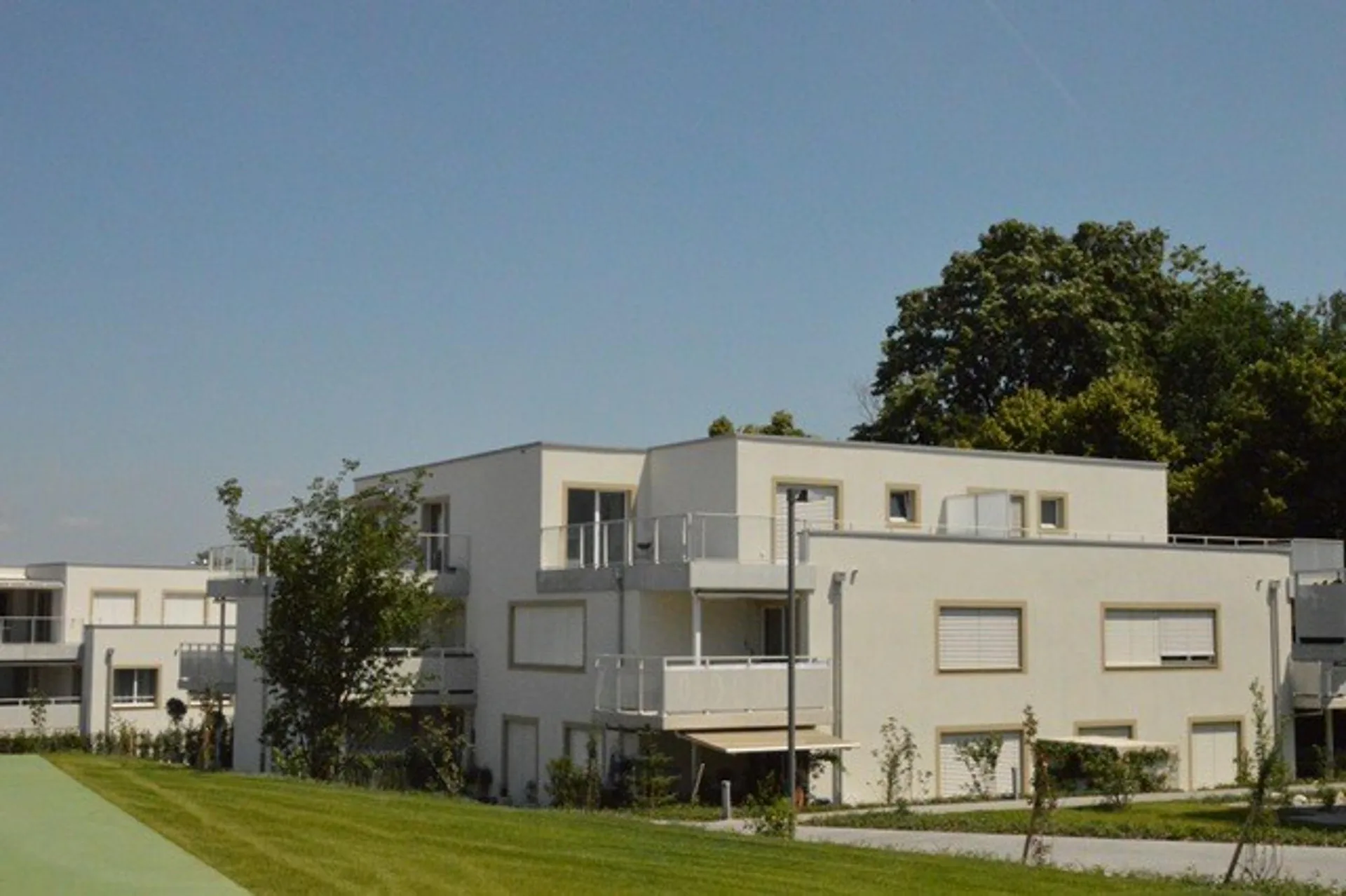Moderne 4.5-Zimmerwohnung im 1. Obergeschoss, ruhige Lage