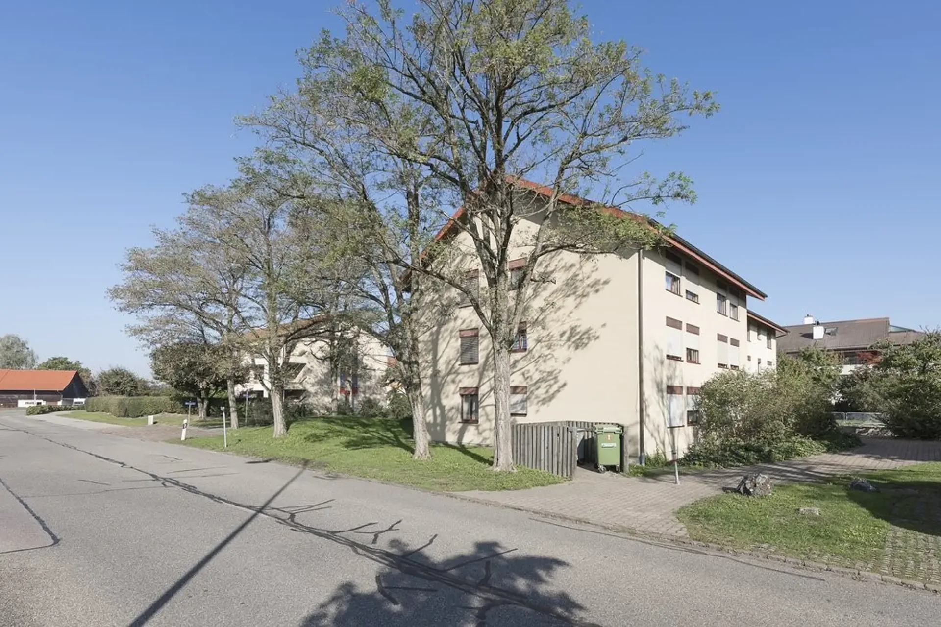 Atelier de bricolage à Bassersdorf à proximité de la gare à louer !