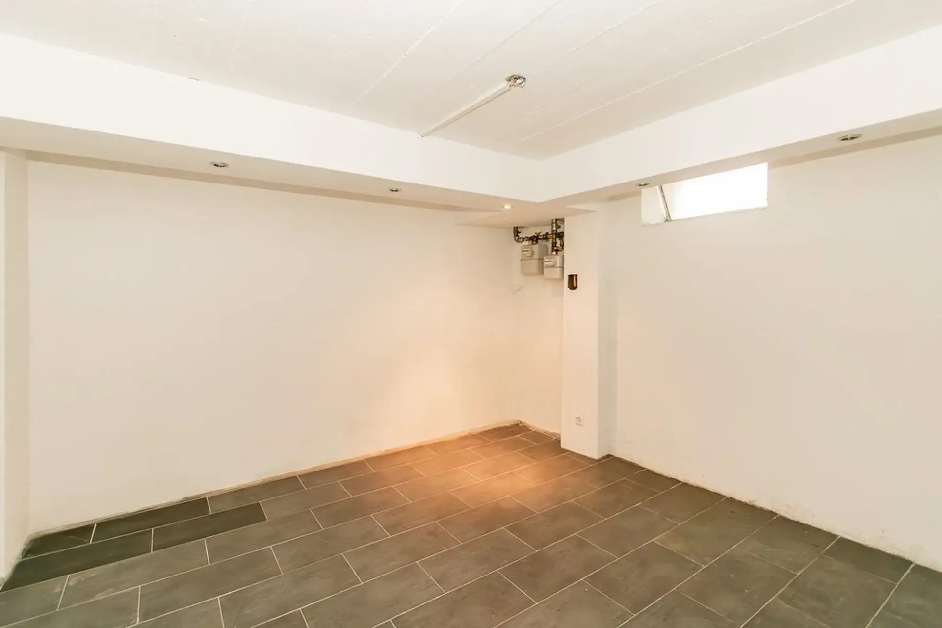 Hobby room ideal for crafting / storage