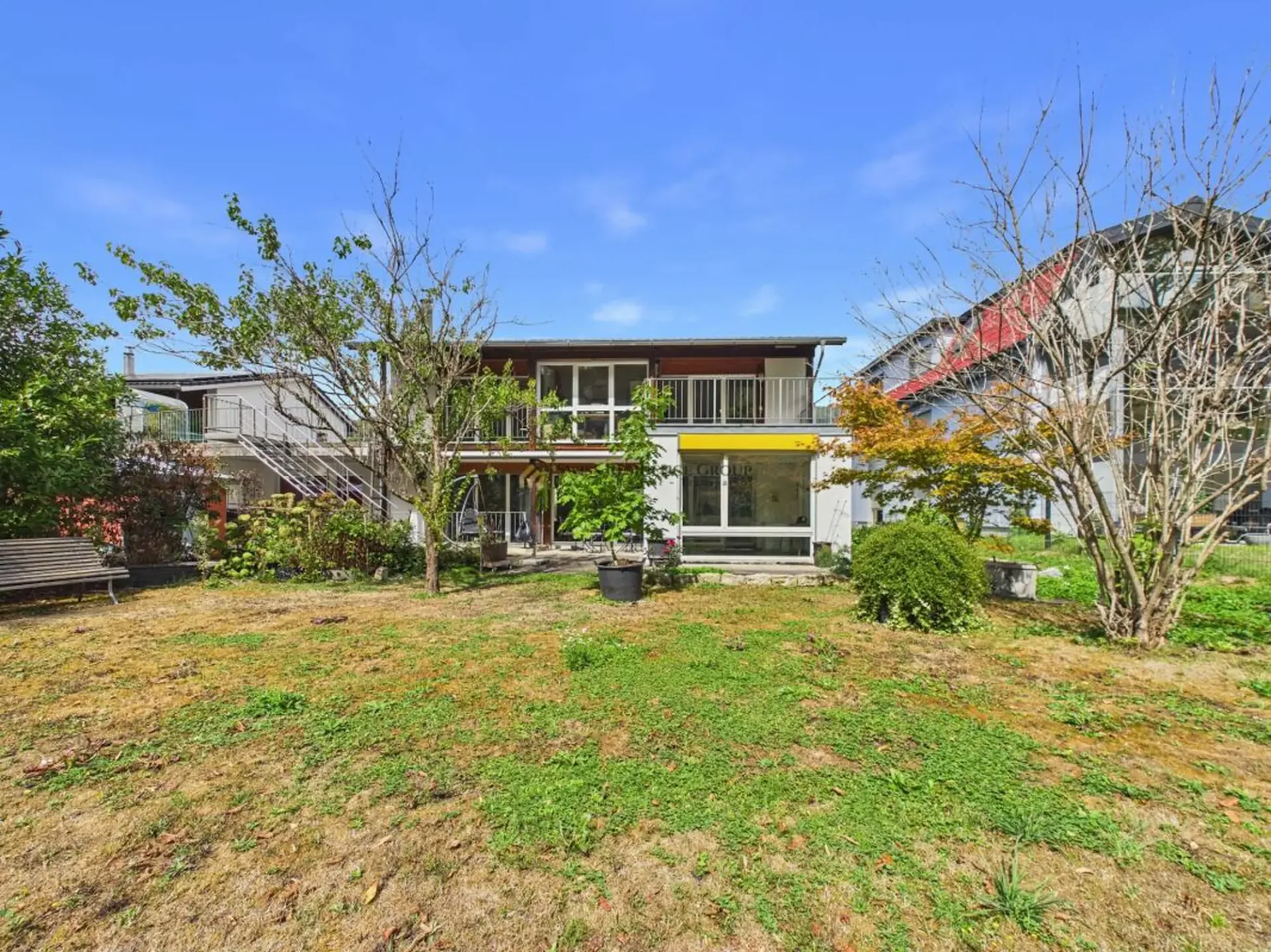 Space, comfort, and unobstructable view into the green