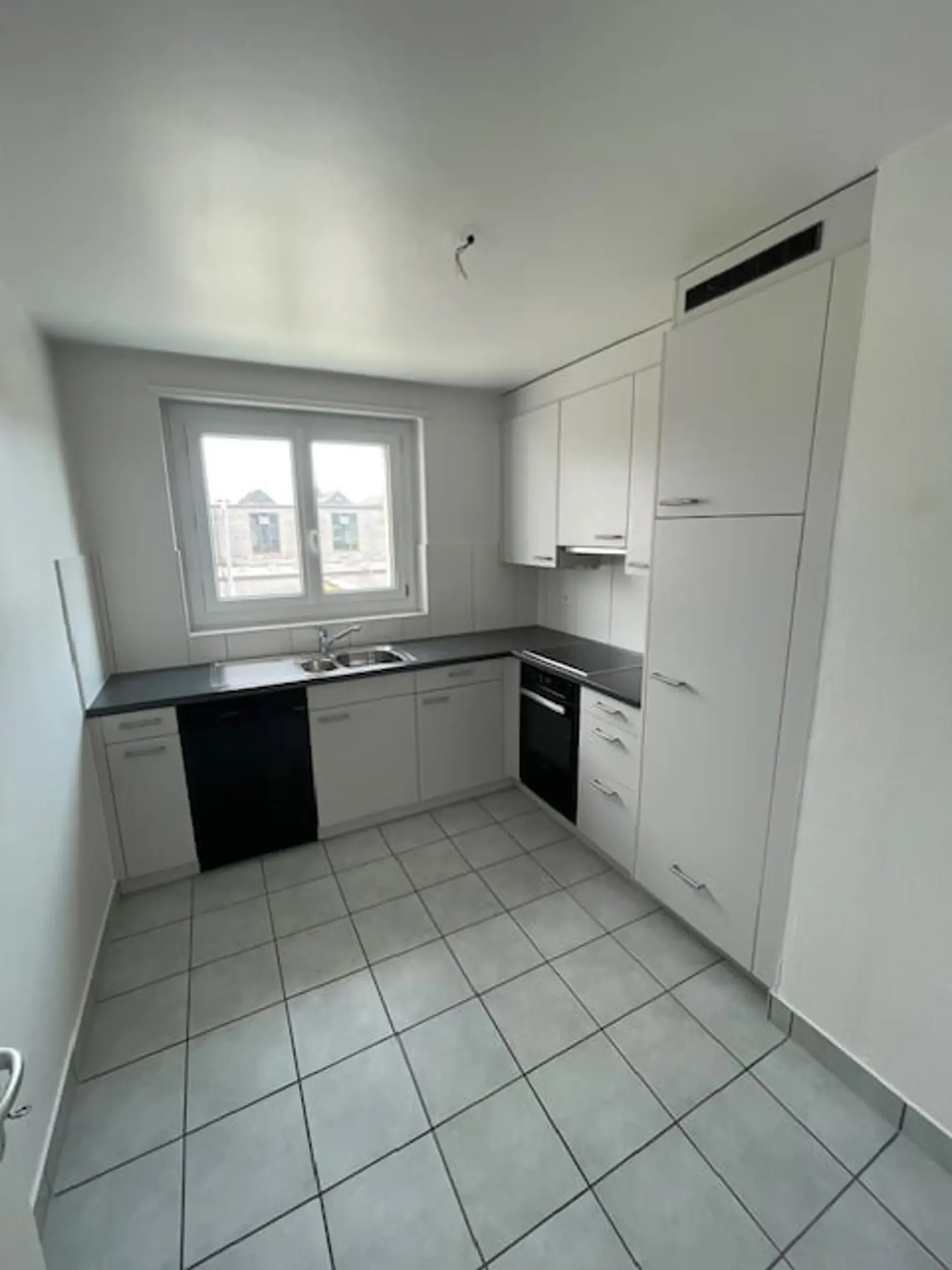 Bello appartamento di 3 locali, ristrutturato, tranquillo, con balcone a Cortaillod