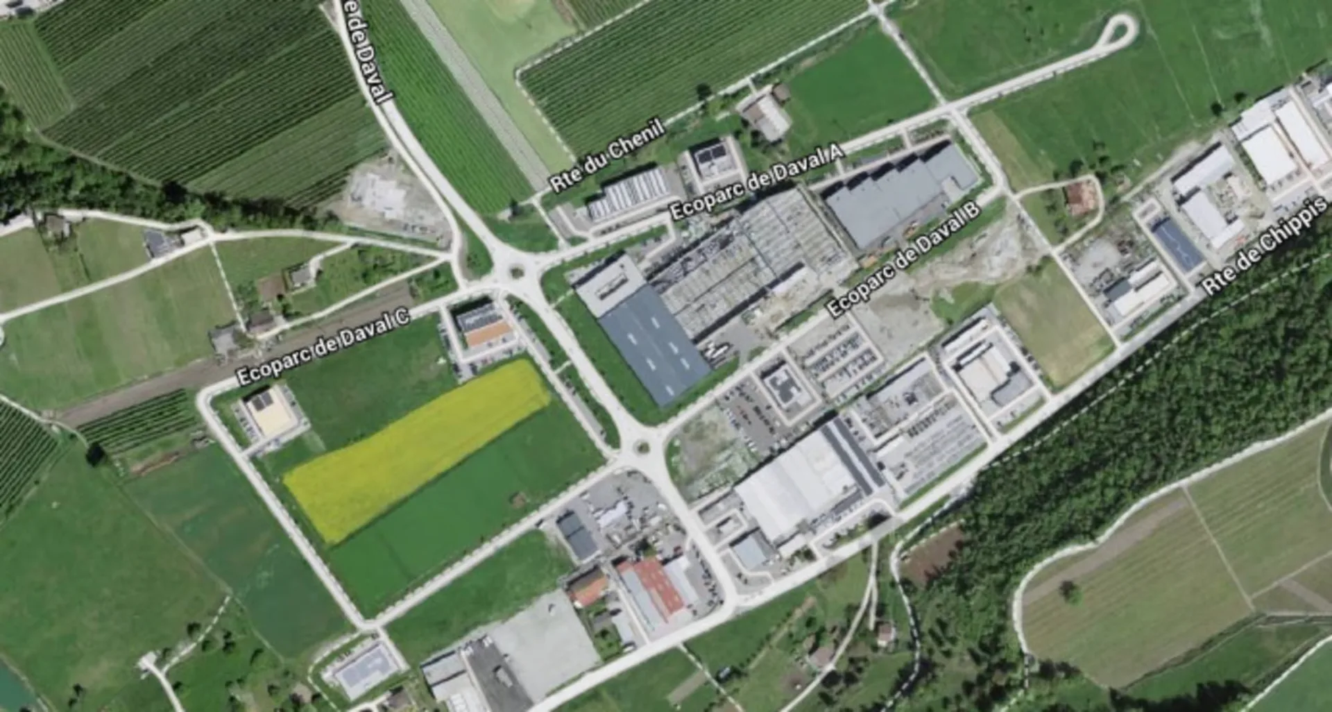 Terrain avec emplacement idéal au coeur d'un pôle industriel en DDP