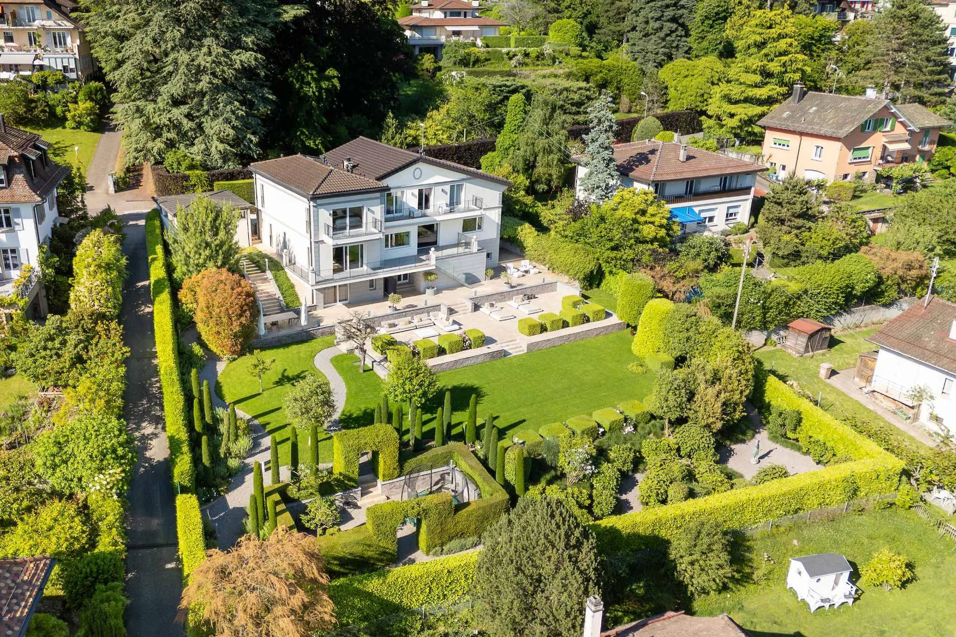 Residenza di prestigio situata in un contesto residenziale