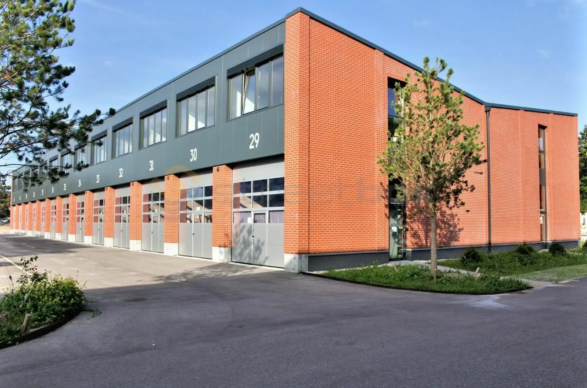 Büro im Obergeschoss von 50m2 - 5m x 10m
