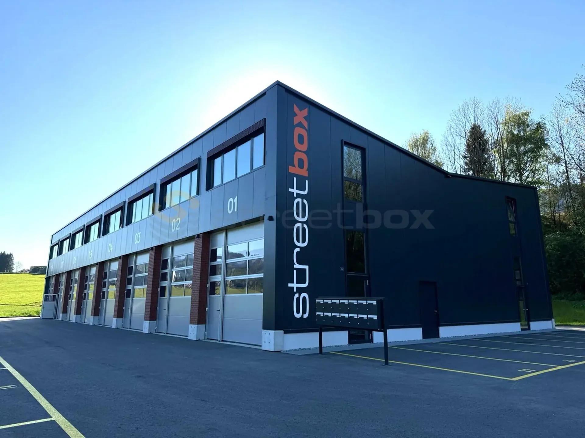 Nouvelle construction - Streetbox 86m2 - 1er loyer offert !