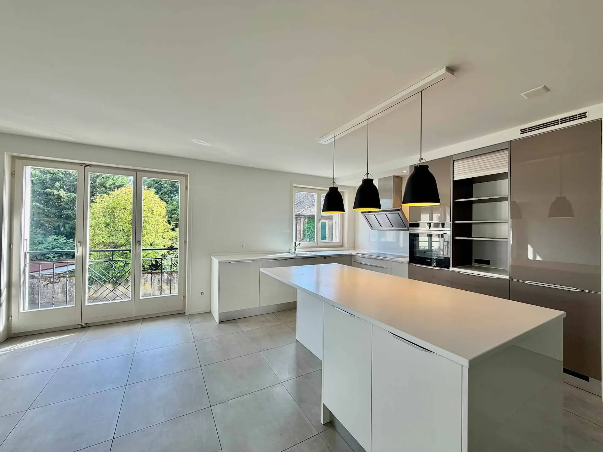 Helles und renoviertes 4,5-Zimmer-Apartment mit Terrasse