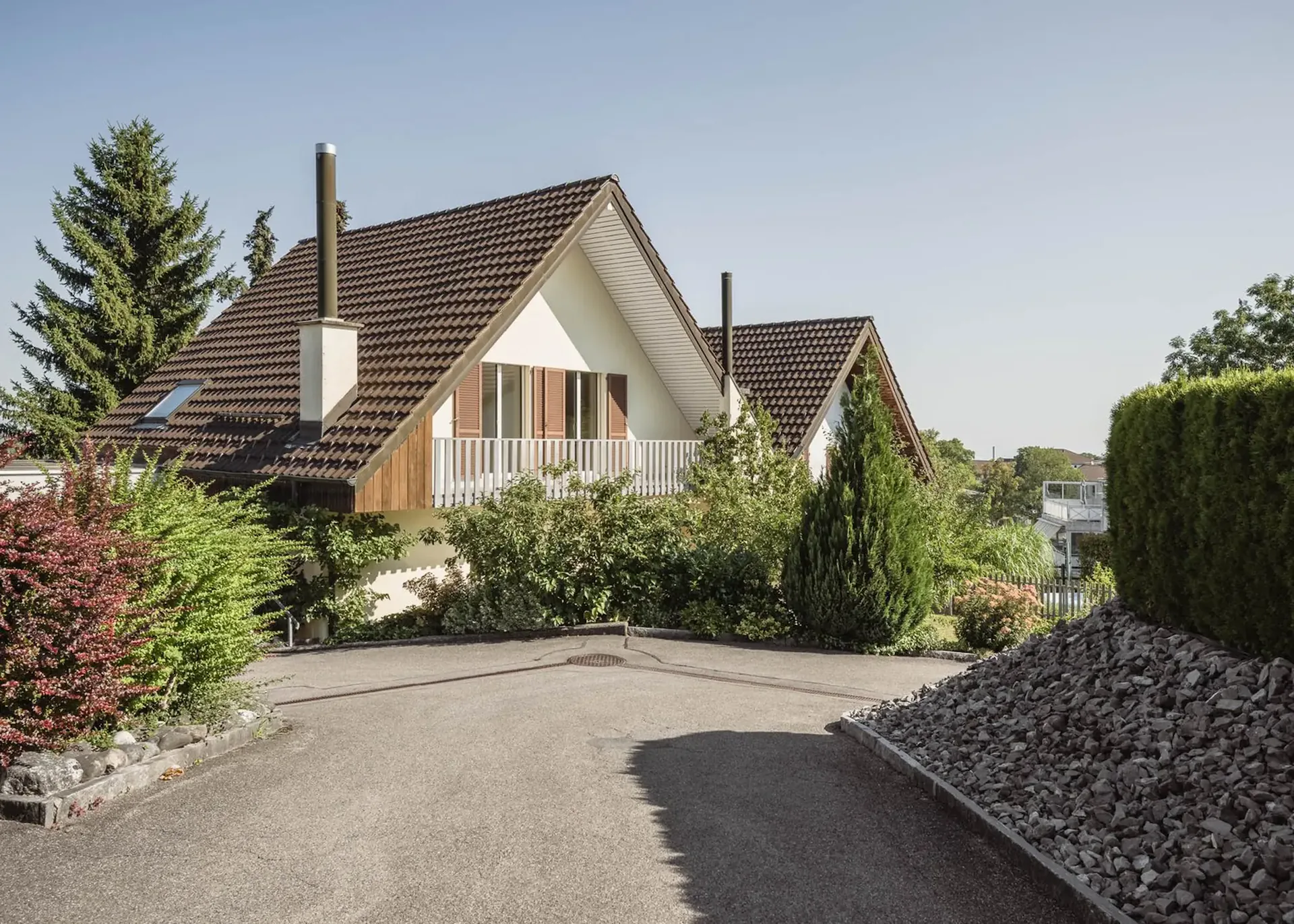 First rental after renovation: 5.5-room semi-detached house with Lake Constance view in Wittenbach