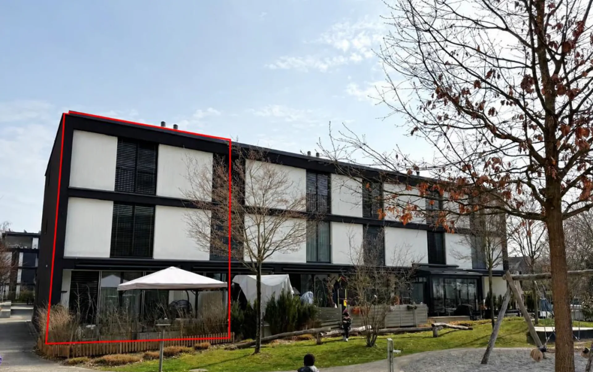 Elegantes 5.5-Zimmer-Reiheneckfamilienhaus mit exklusiver Terrasse und moderner Bauweise