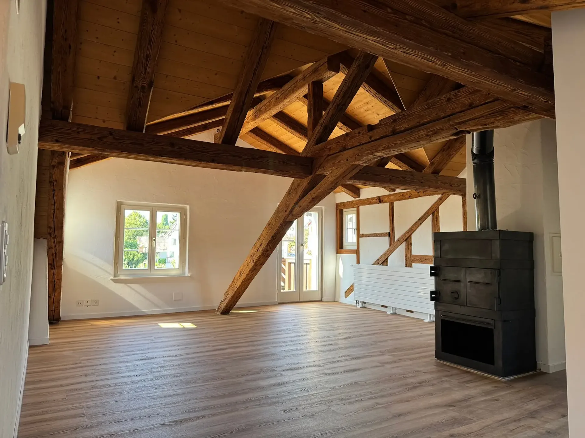Erstbezug nach Renovation - Charmante Dachwohnung