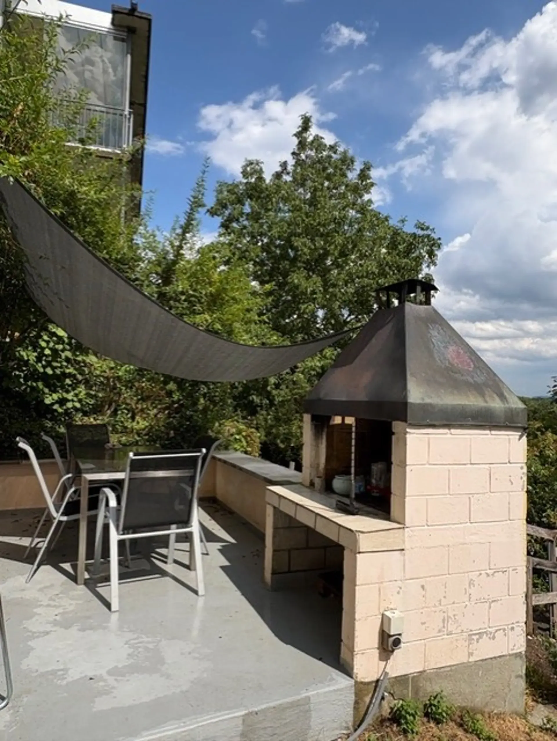 Ruhige 4-Zimmer-Altbauwohnung mit Alpensicht und Garten
