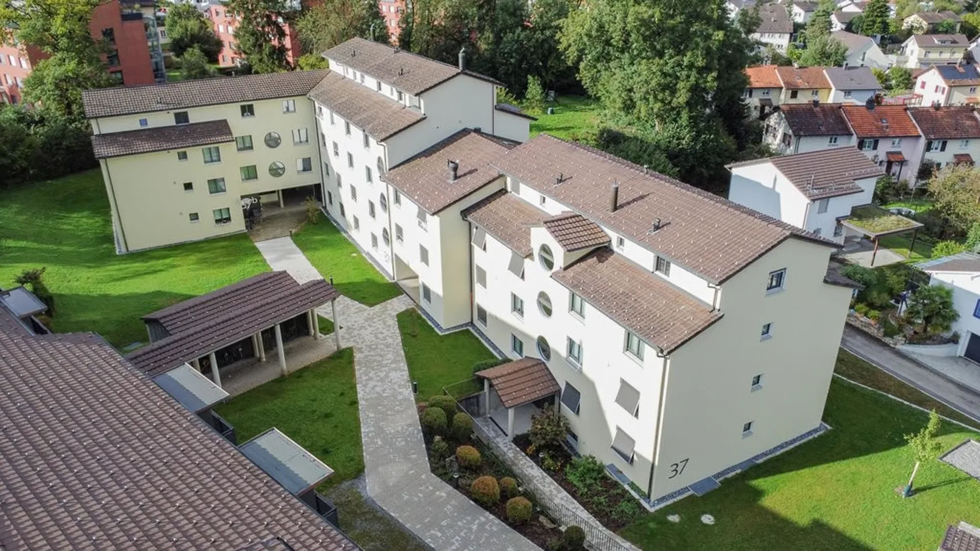 Wohnung mit Gartensitzplatz