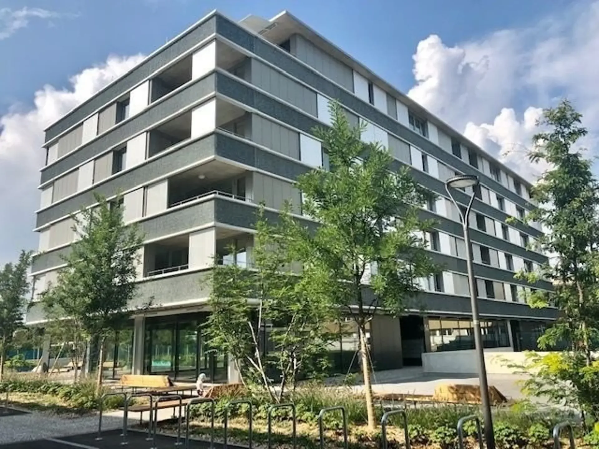 Looking for a home where it's good to live with parking?