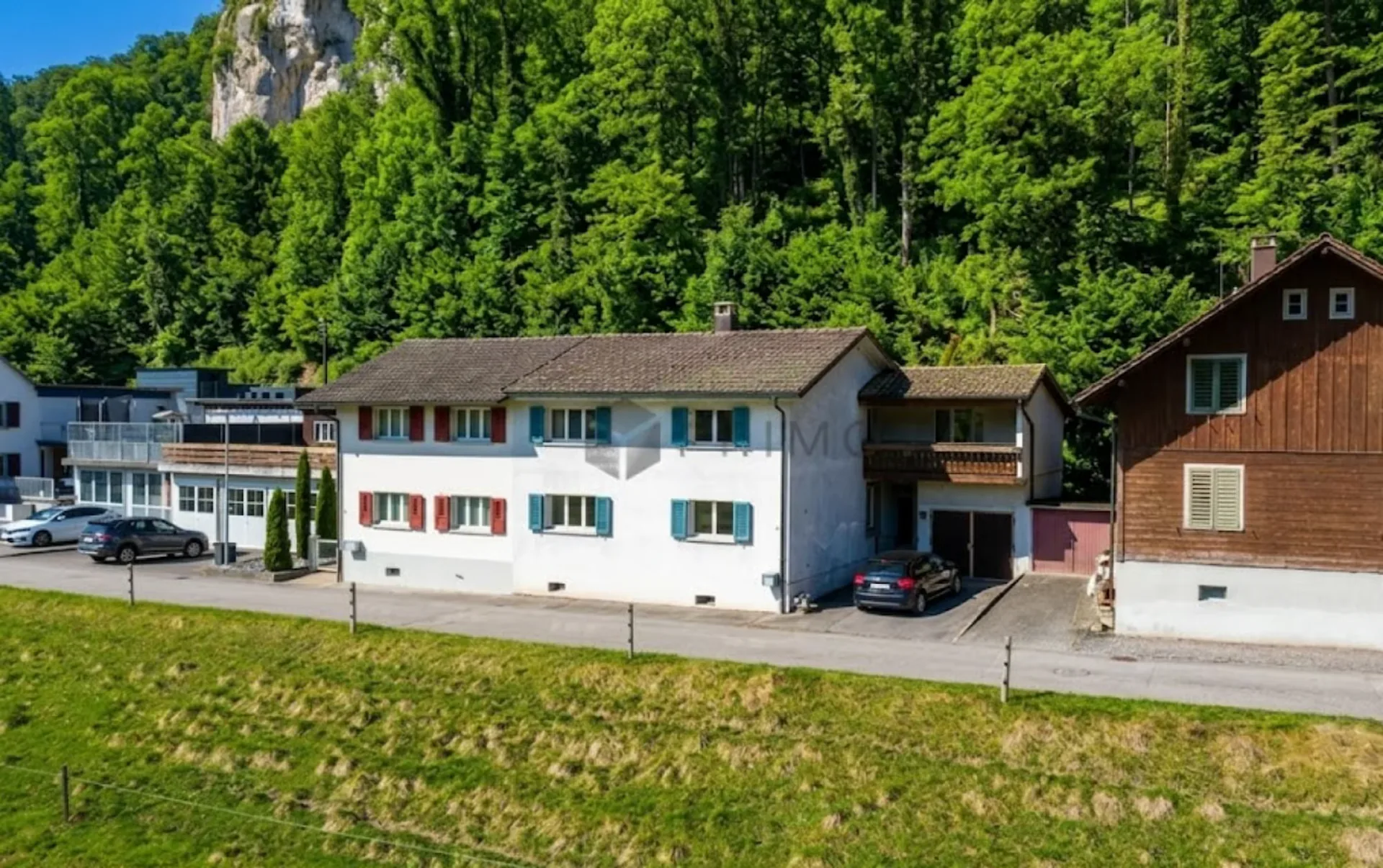 Spacieuse maison semi-détachée 5.5 pièces dans un endroit calme avec beaucoup d'espace pour vos idées