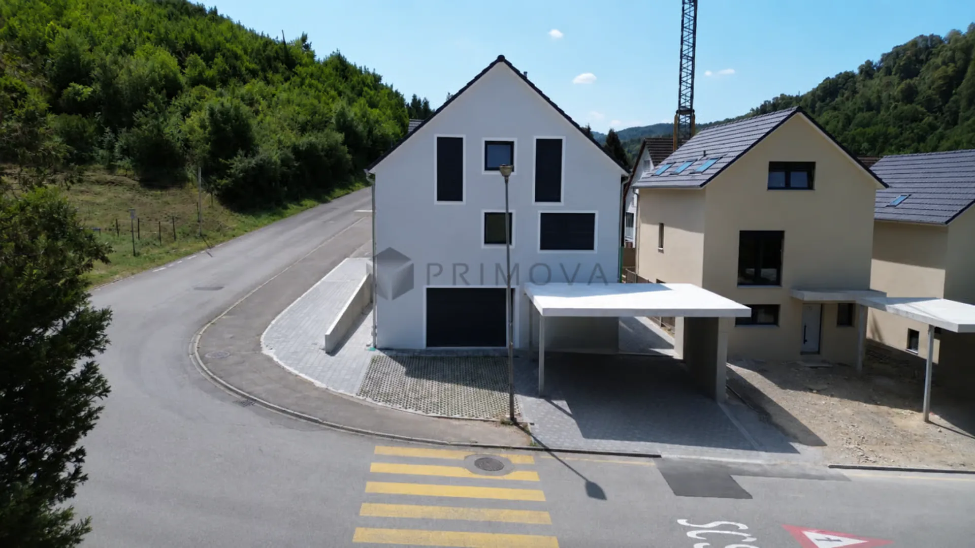 Brand new semi-detached house within reach!
