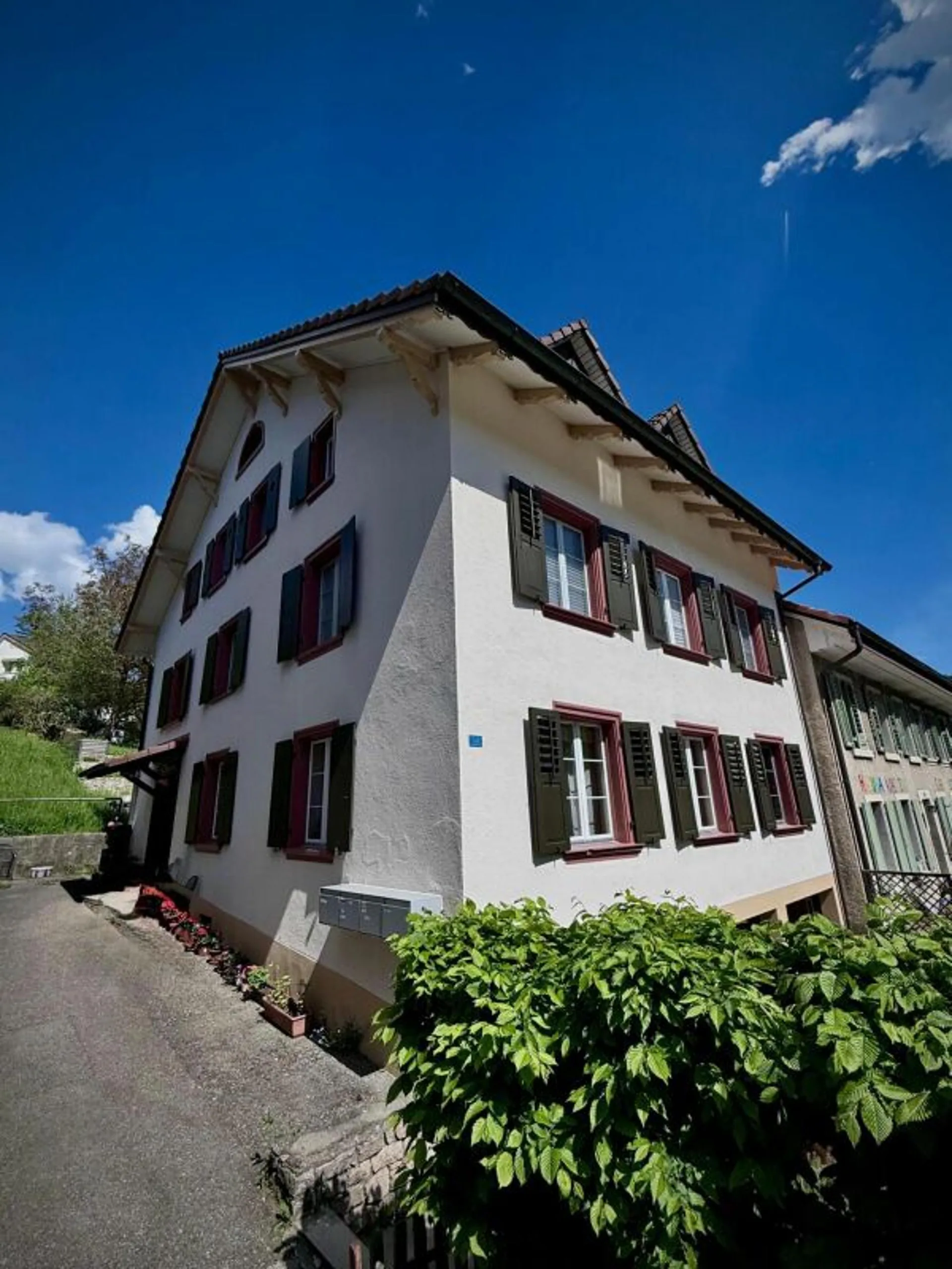 Immeuble d'appartements avec 3 logements, rendement du capital propre 11,05%