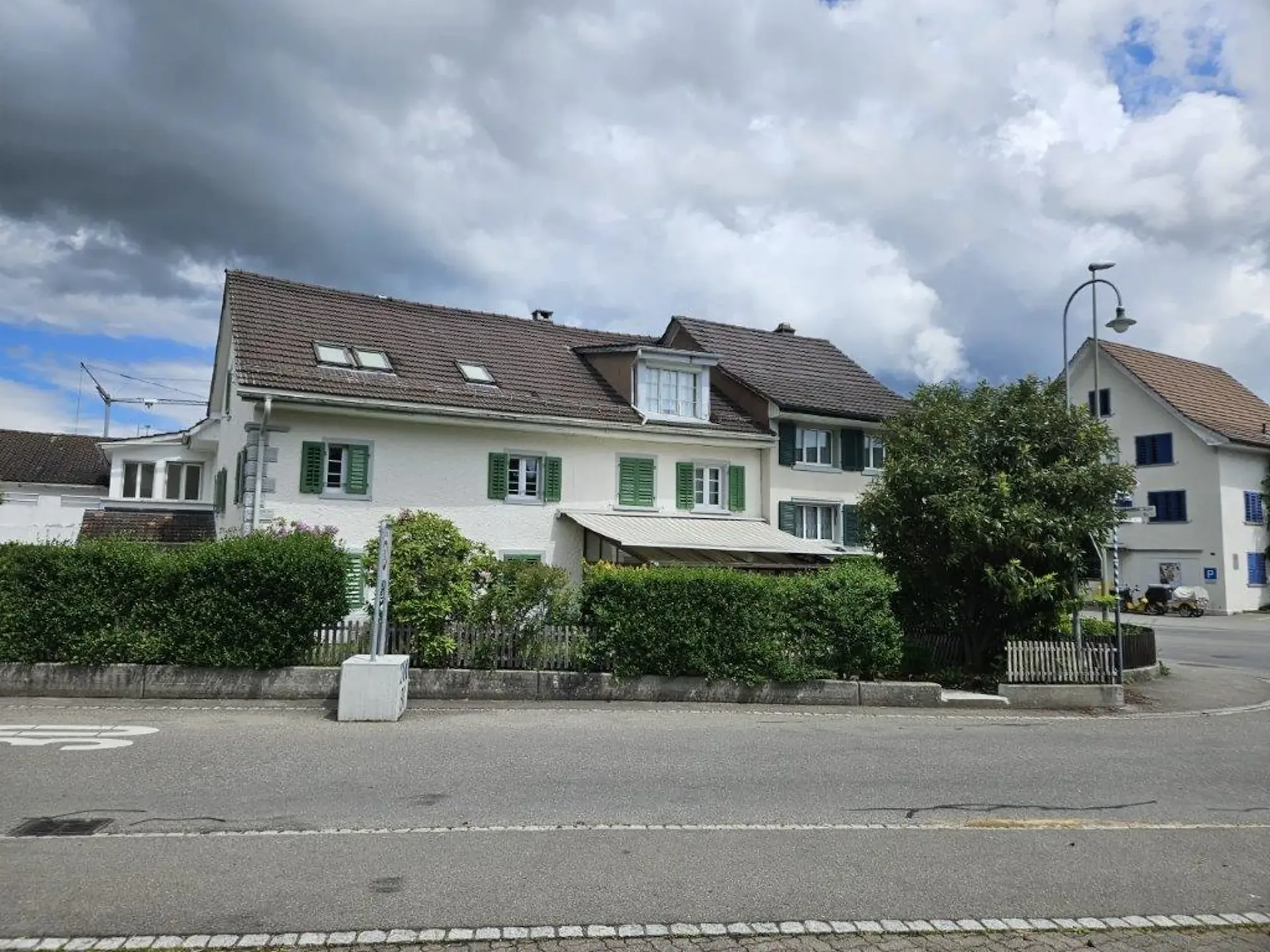 Parkplätze zu vermieten in Grüningen