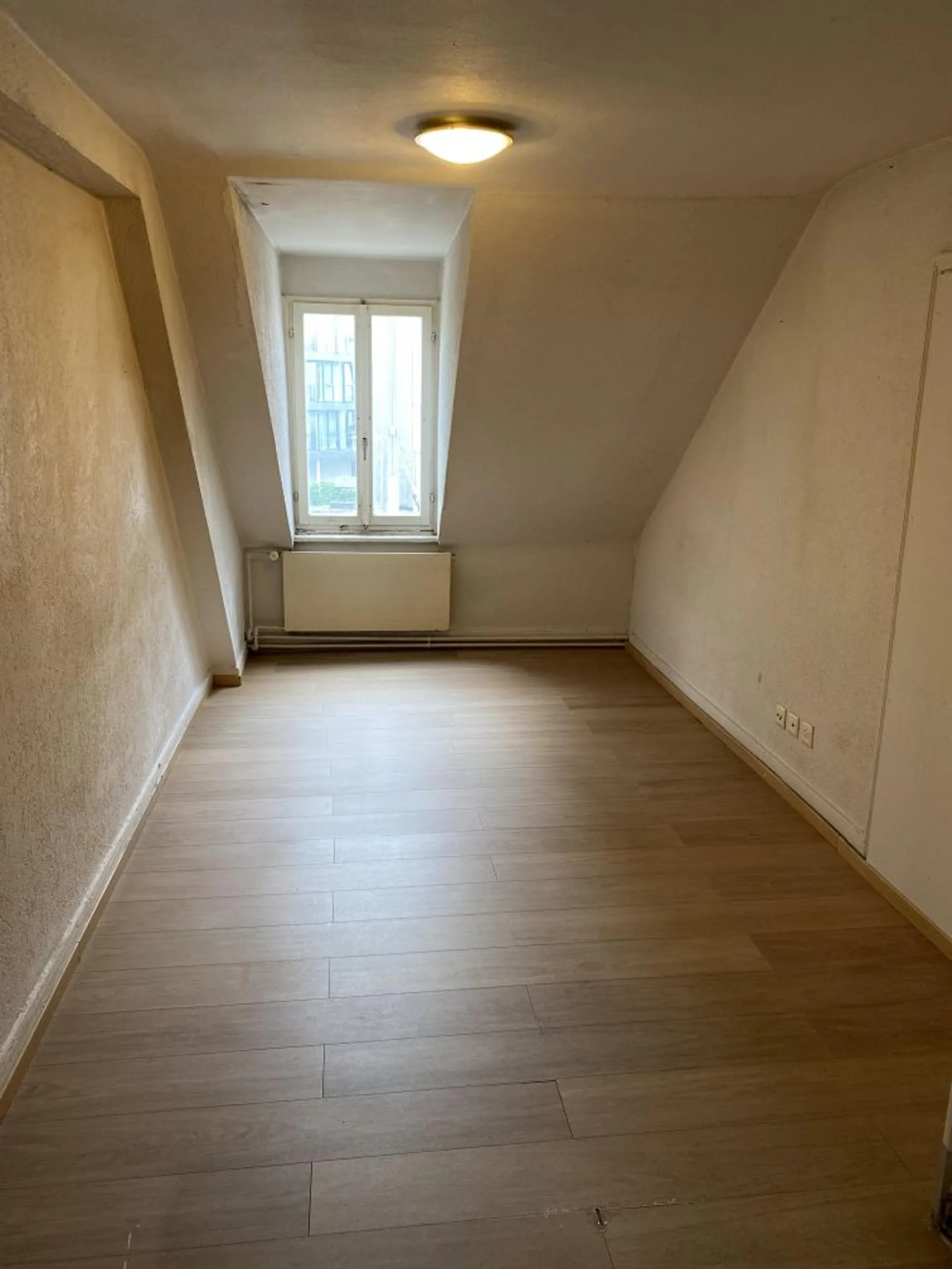 Joli studio à louer à Dietikon