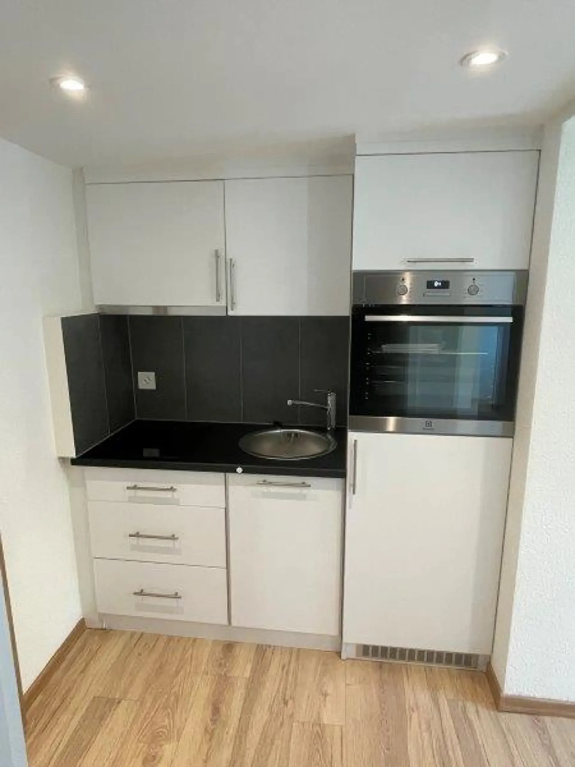 Appartement 1 pièce moderne à Seewen SZ avec vue sur les montagnes