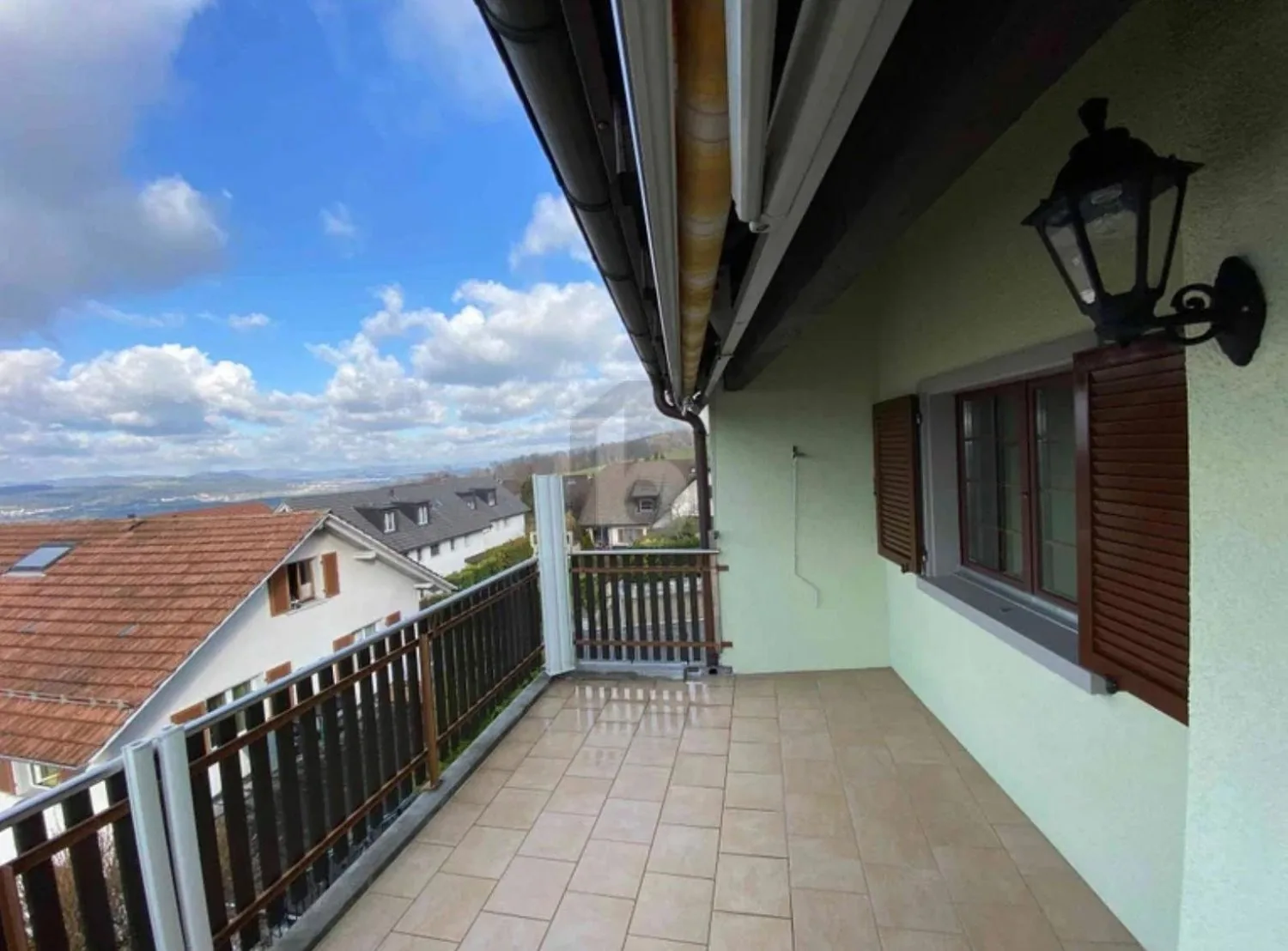 MIT GALERIE, CHEMINÉE UND SONNIGEM BALKON!