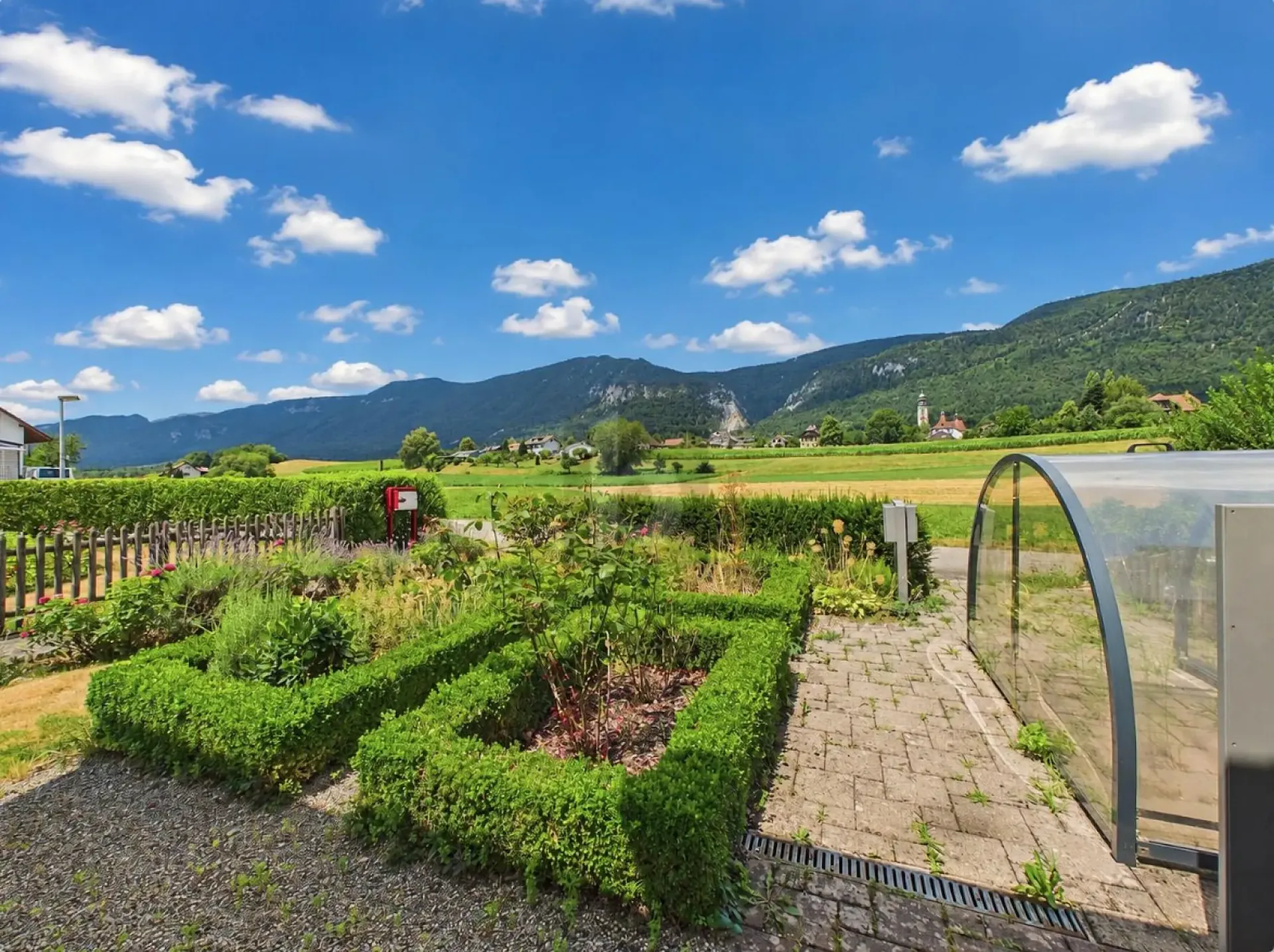 Peaceful location with Jura and Alpine panorama