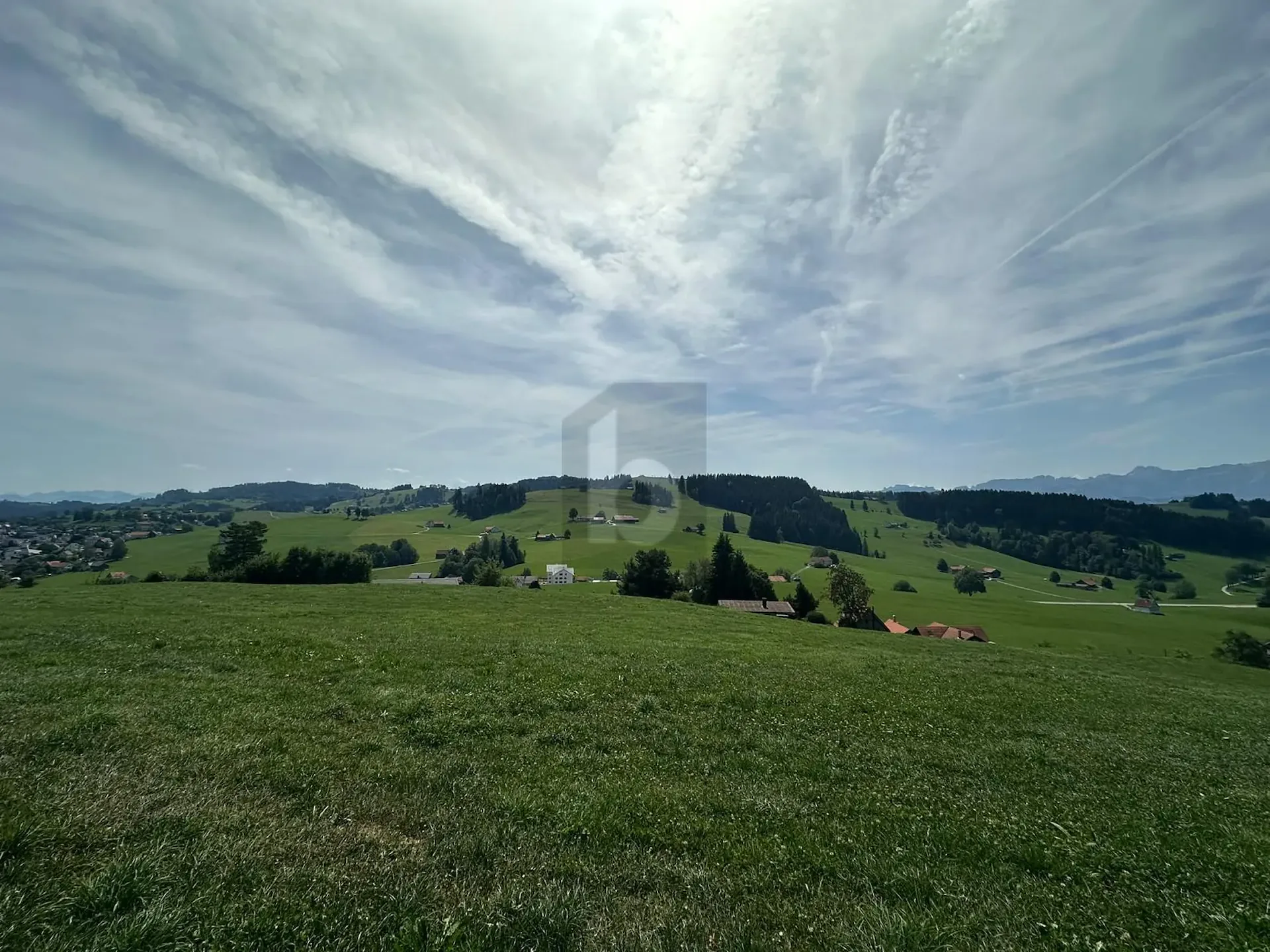ESCLUSIVA CON VISTA A LUNGA DISTANZA ININTERROTTA