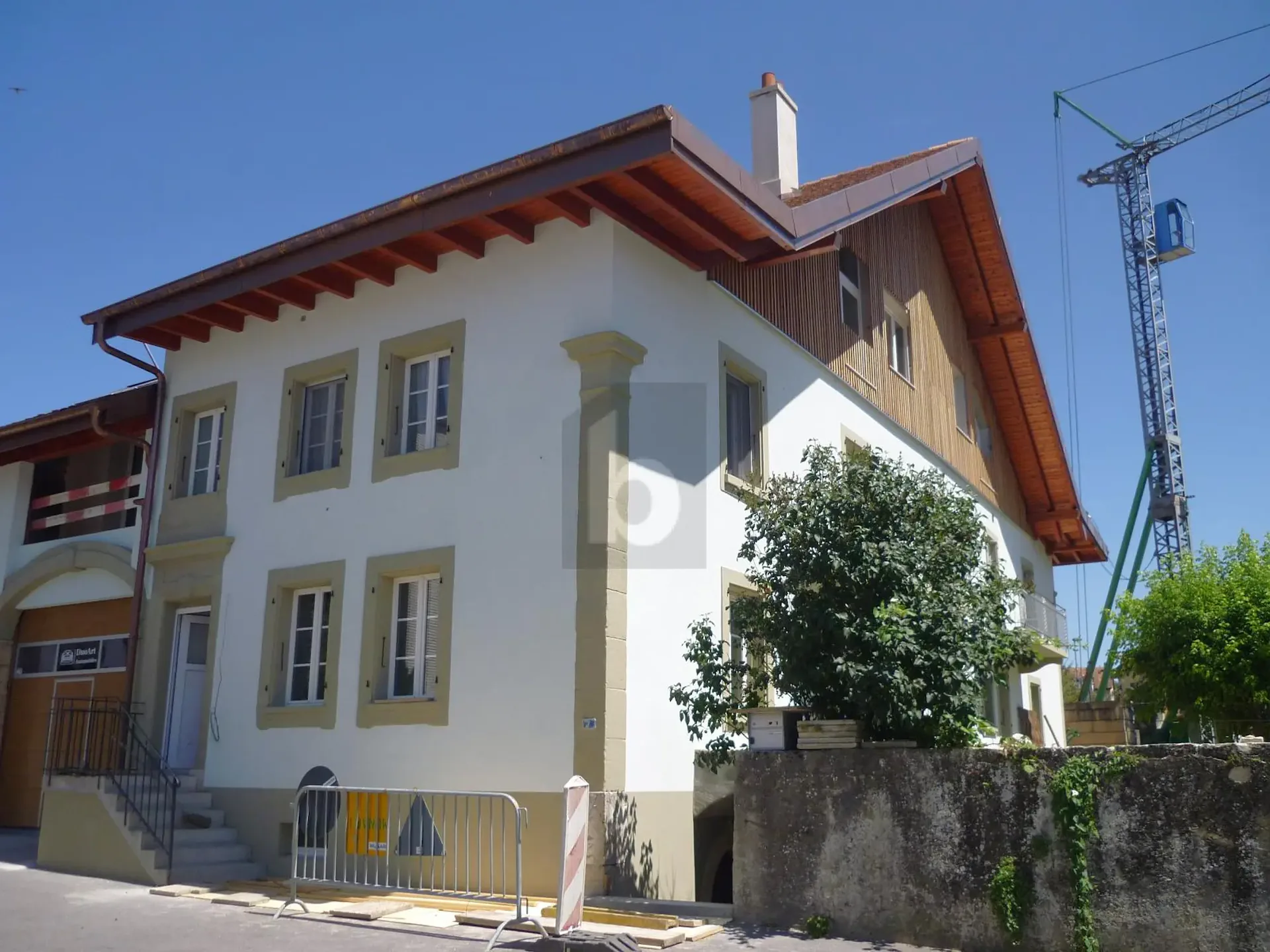 BÜRO NEU UND MODERN!