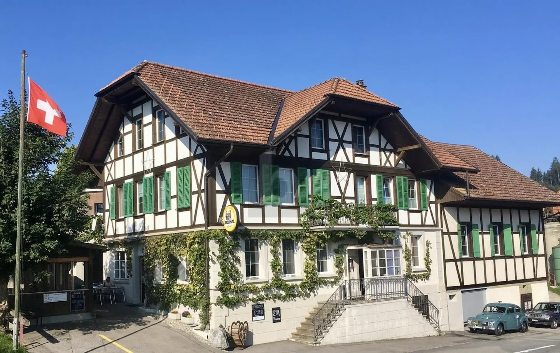 LIVING IN THE GREEN - CLOSE TO THE CITY