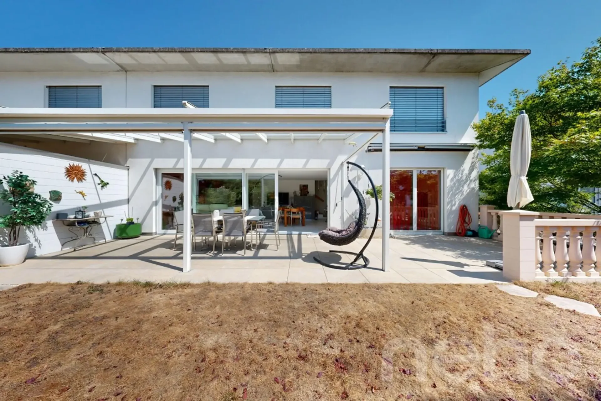 Maison jumelée attrayante de 5,5 pièces avec jardin facile d'entretien