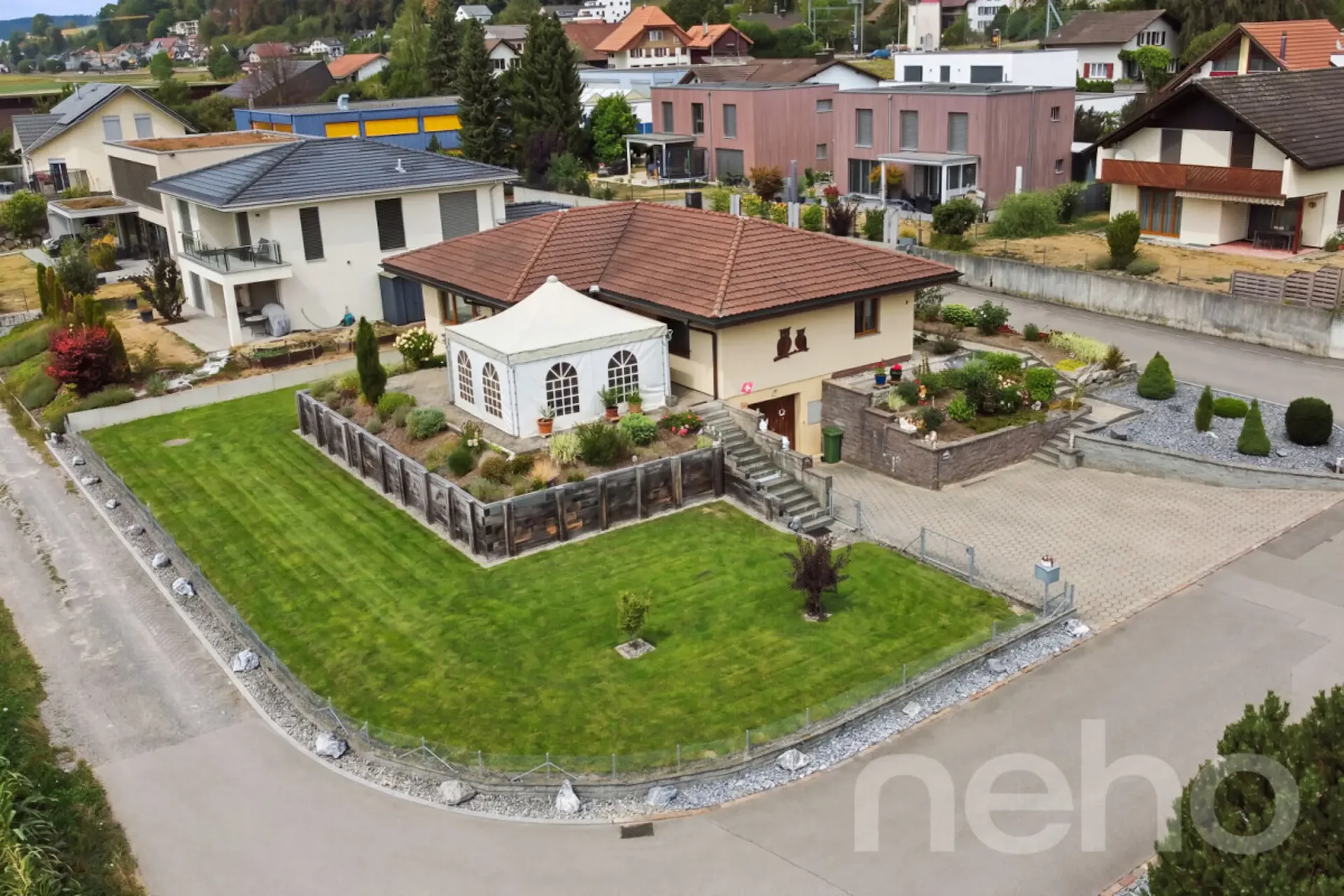 Ampia casa unifamiliare di 5 locali con grande terreno e vista panoramica