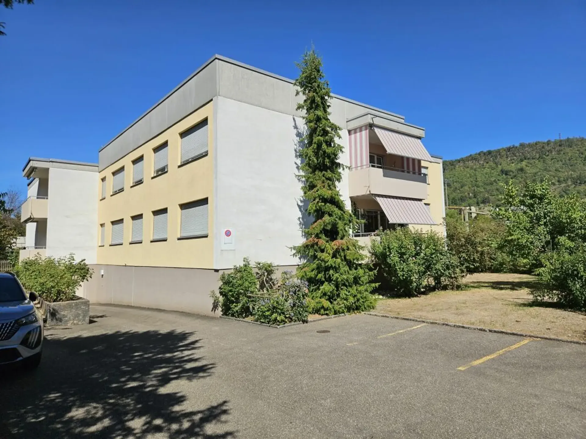 Appartement 4.5 pièces bien entretenu avec balcon et belle vue à Liestal