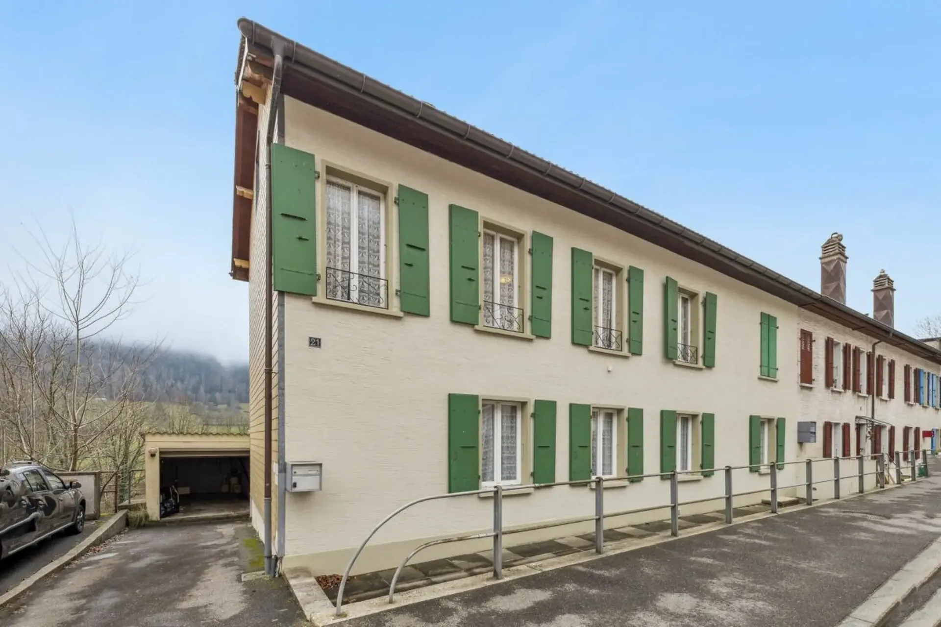Vallorbe - Casa di 7 locali da ristrutturare con laboratorio e giardino