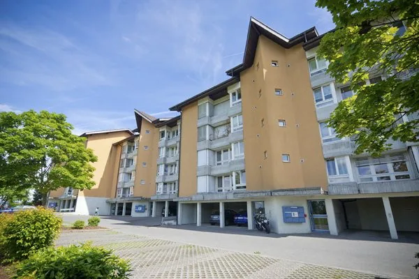Logement lumineux avec grand balcon !