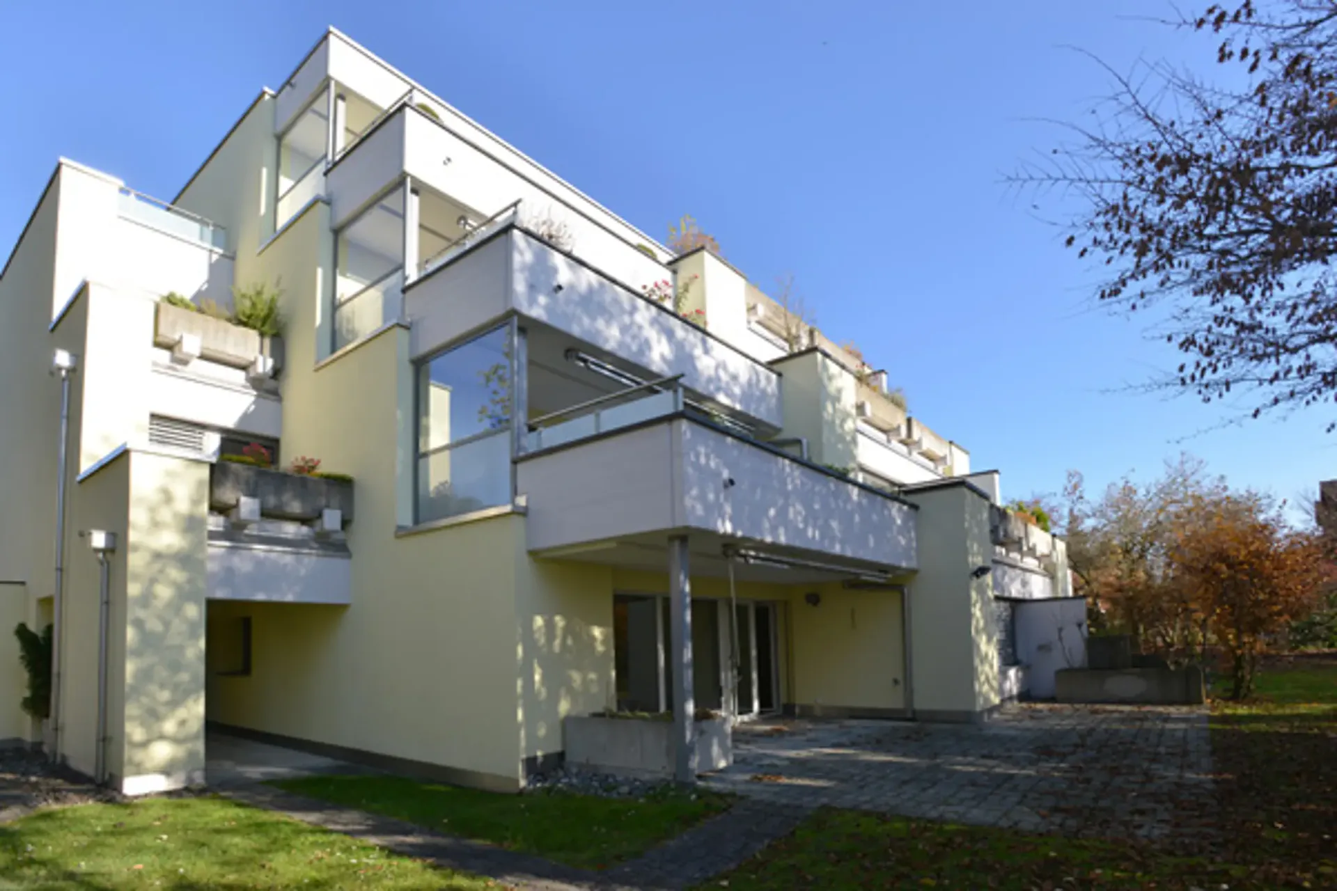 Einstellplätz zu vermieten