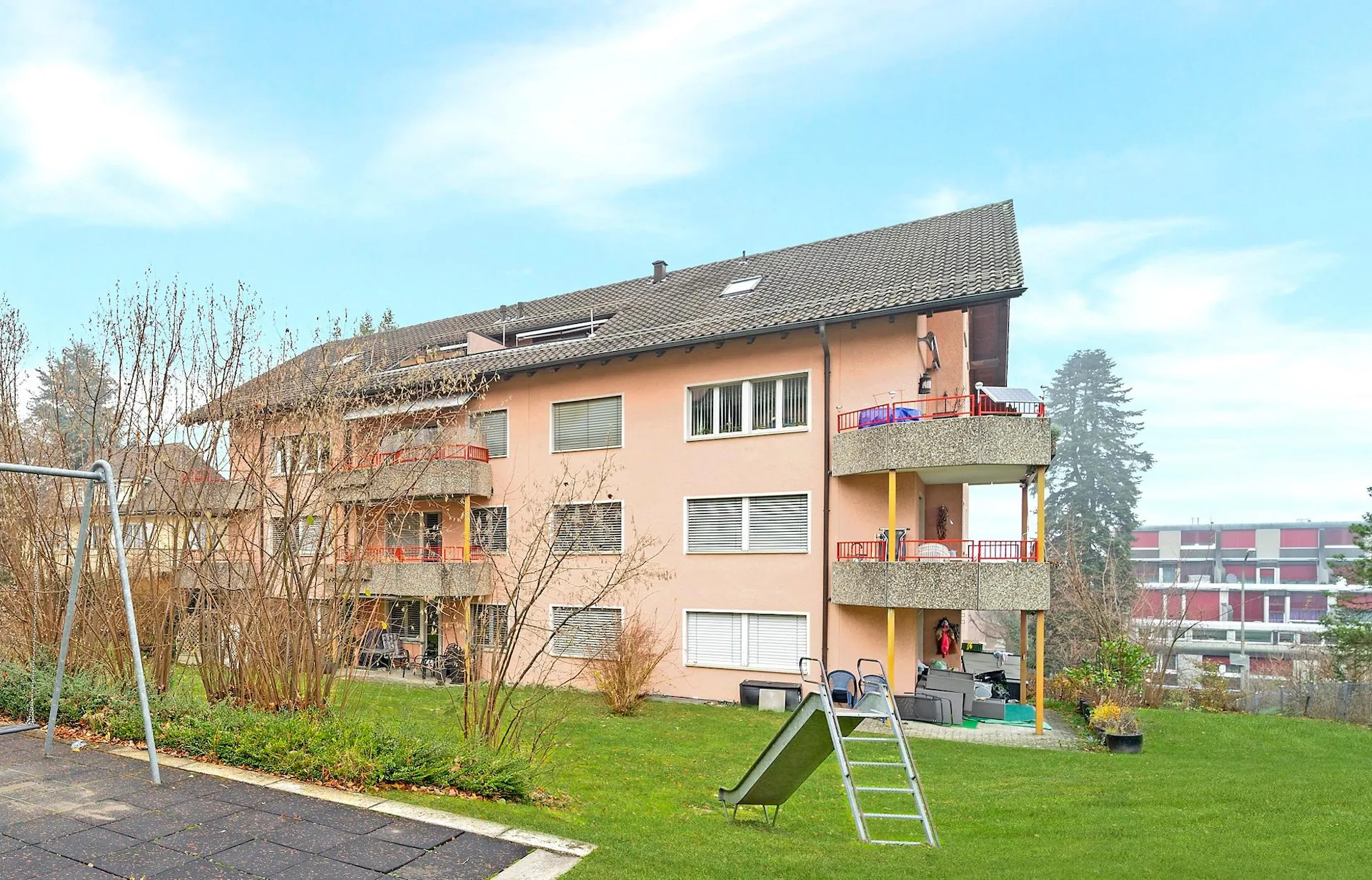Living with style: Discover this spacious 2.5-room apartment!