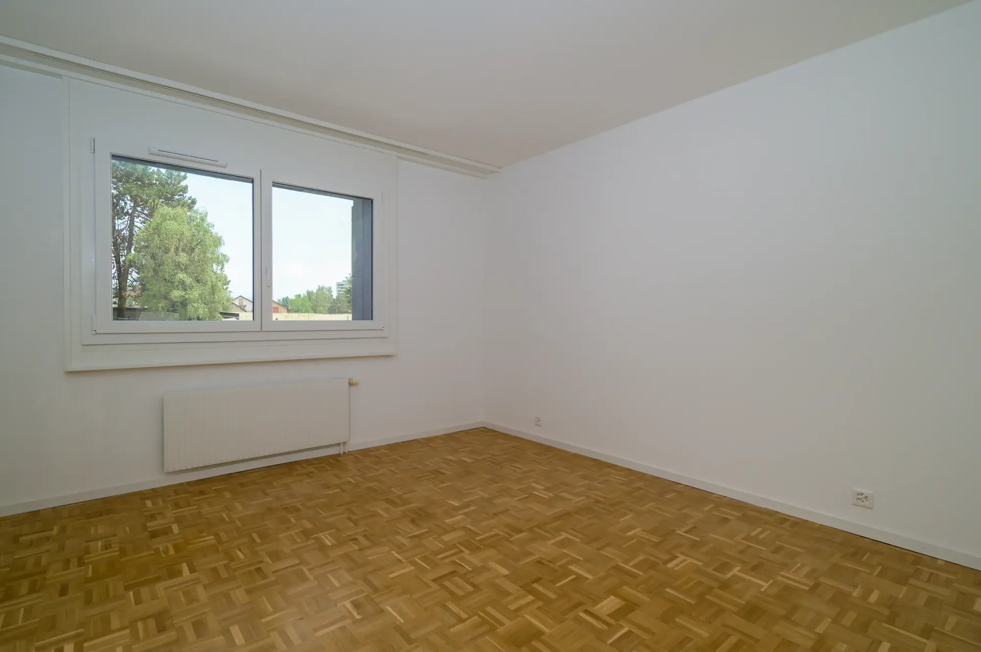 Magnificent 5.5-room apartment completely renovated, two steps from the metro