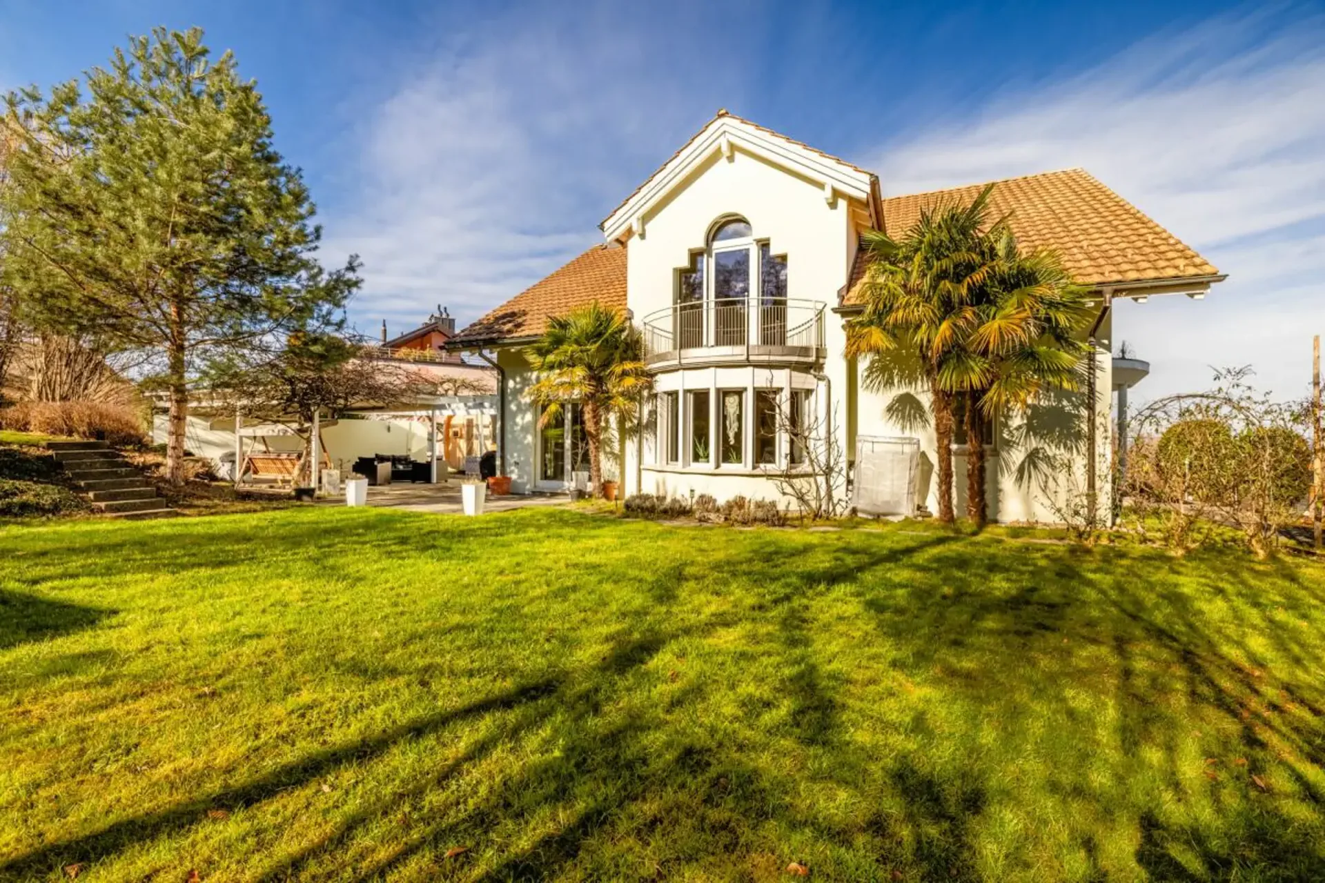 Representative and unique villa in top residential location with attractive lake view and separate apartment