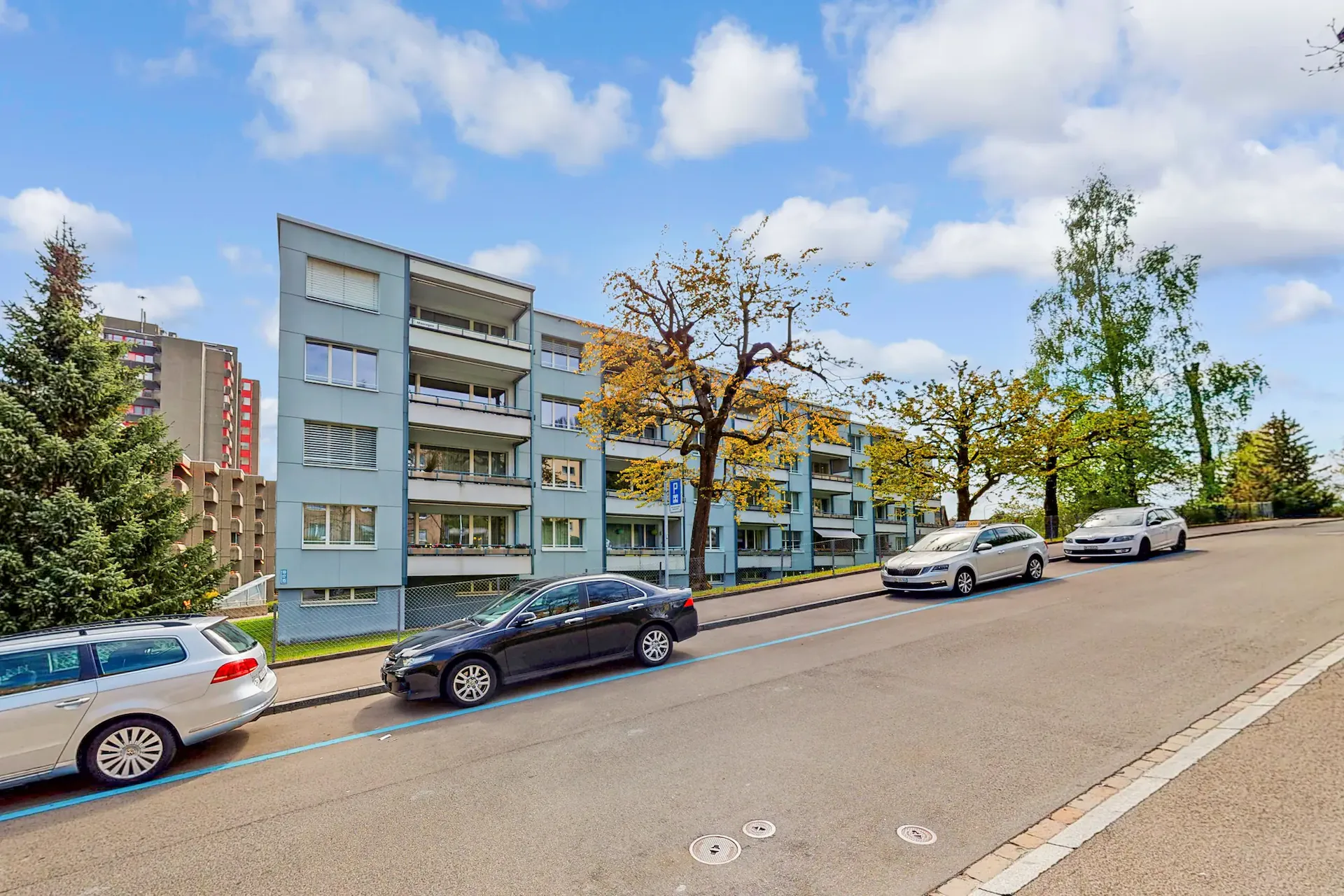 Aussenstellplatz in Zürich Leimbach zu vermieten
