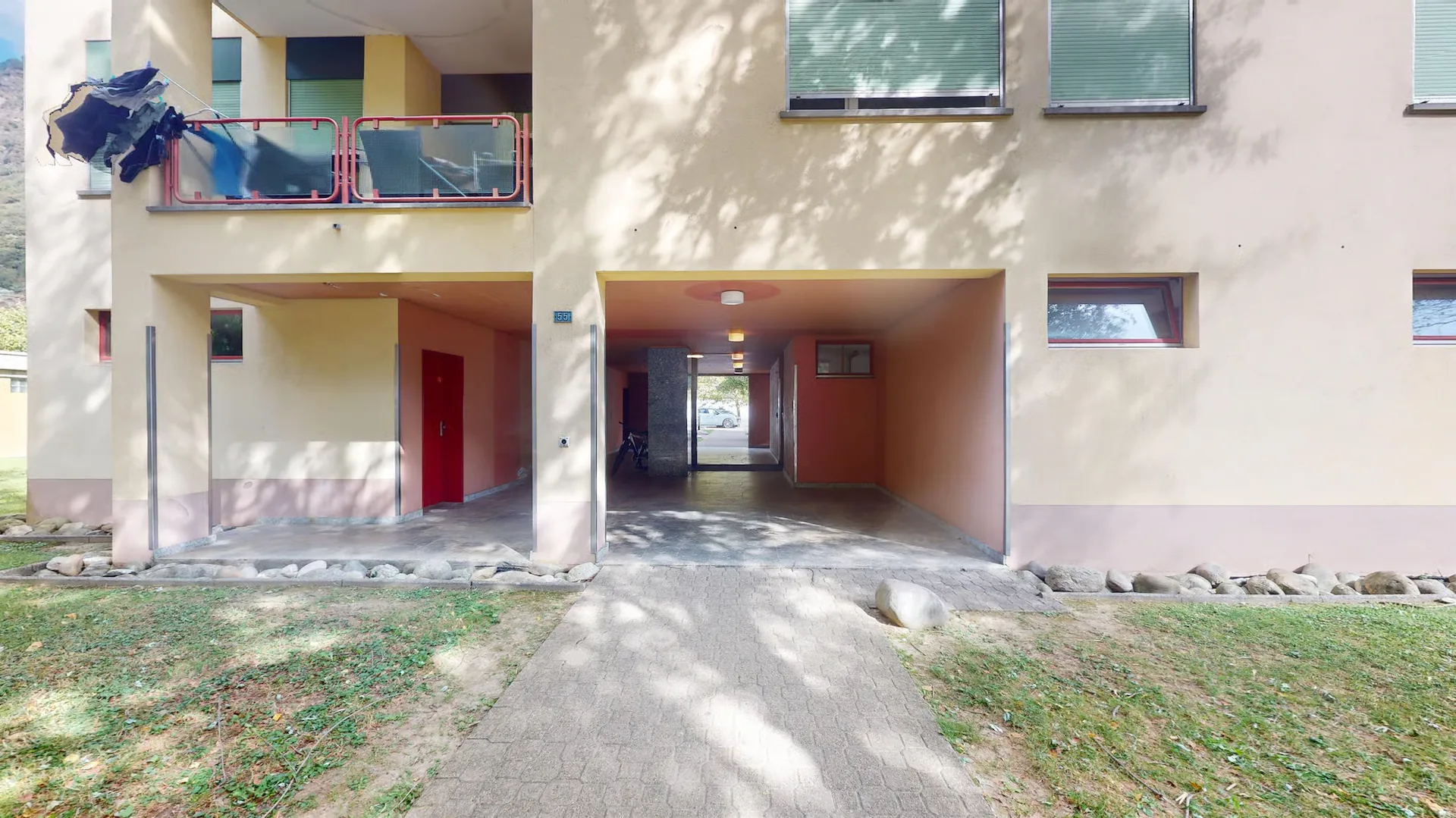 Vue sur la nature et espaces lumineux : votre nouvelle maison à Biasca