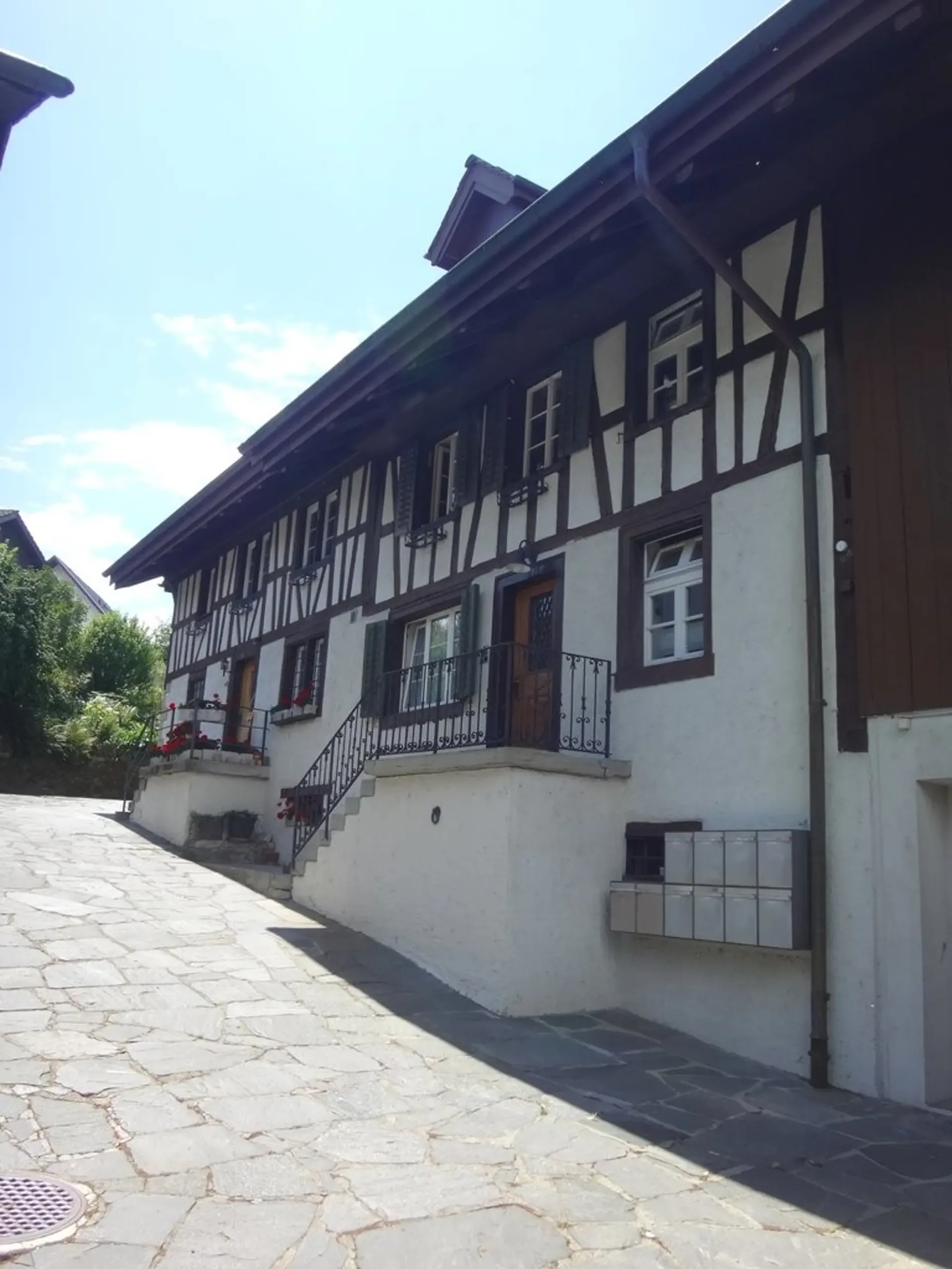 Superbe appartement mansardé avec galerie dans un quartier calme à louer