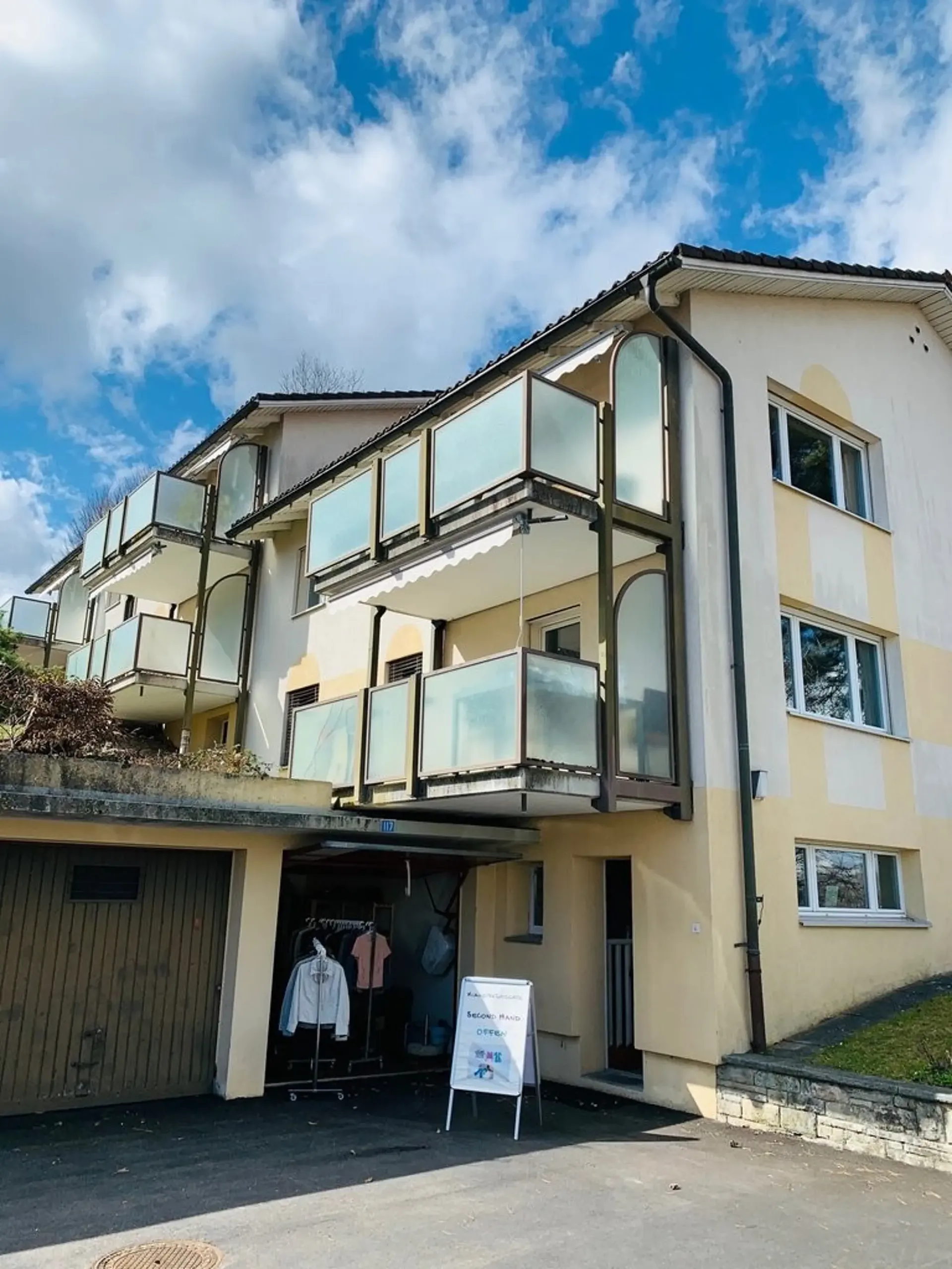 Craft room for rent in Forch